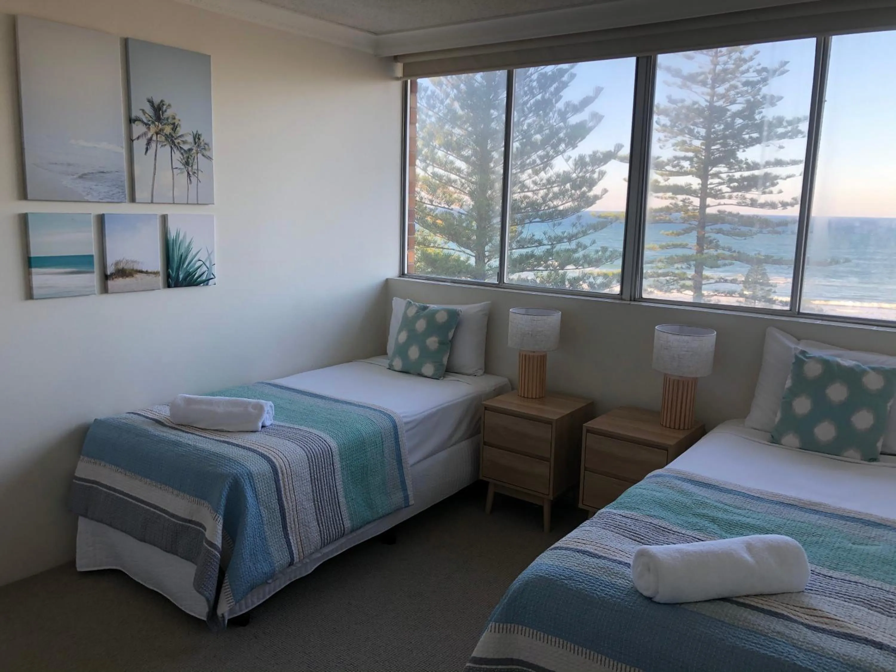 Bedroom, Bed in Oceania on Burleigh Beach