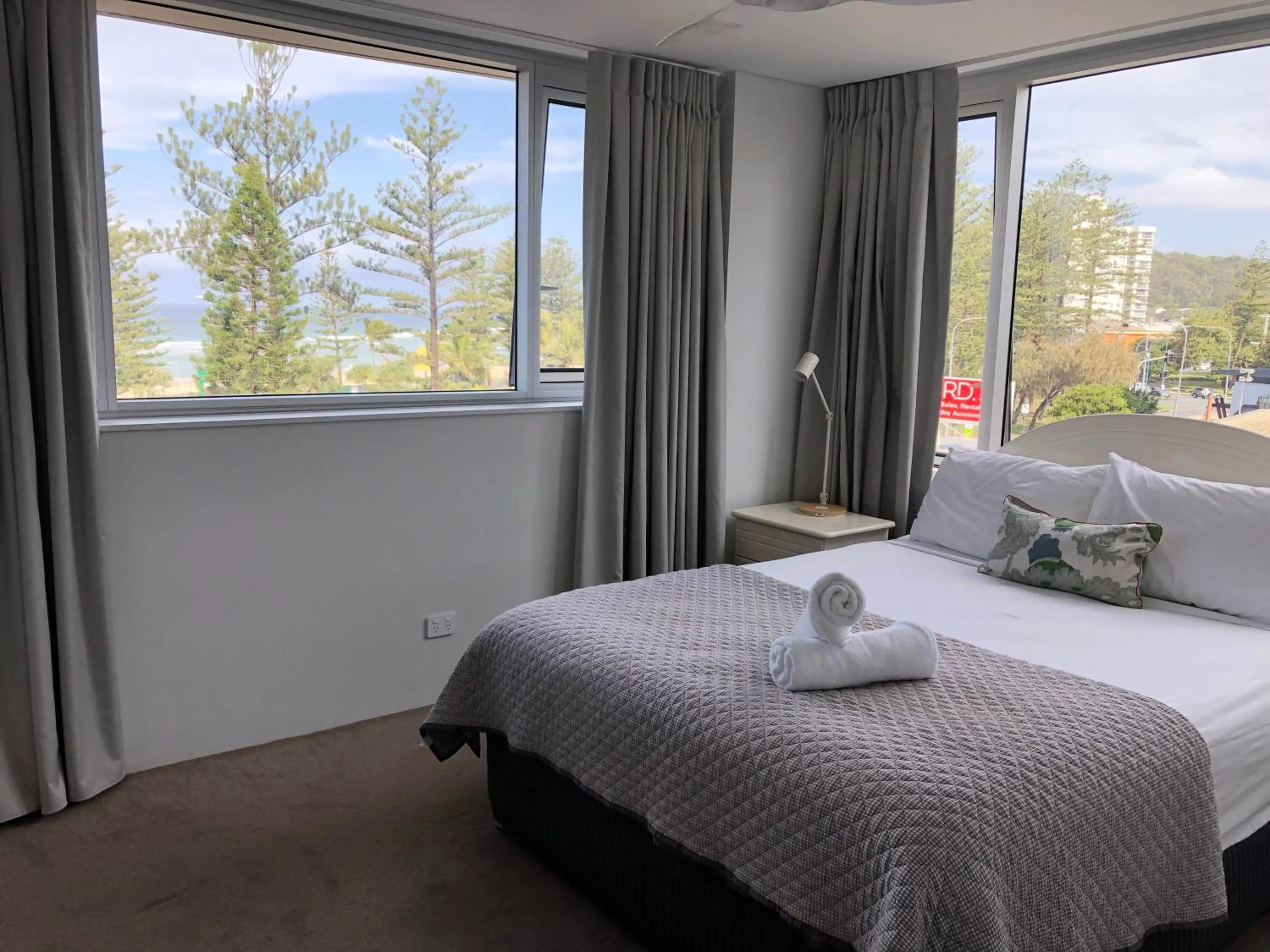 Bed in Oceania on Burleigh Beach