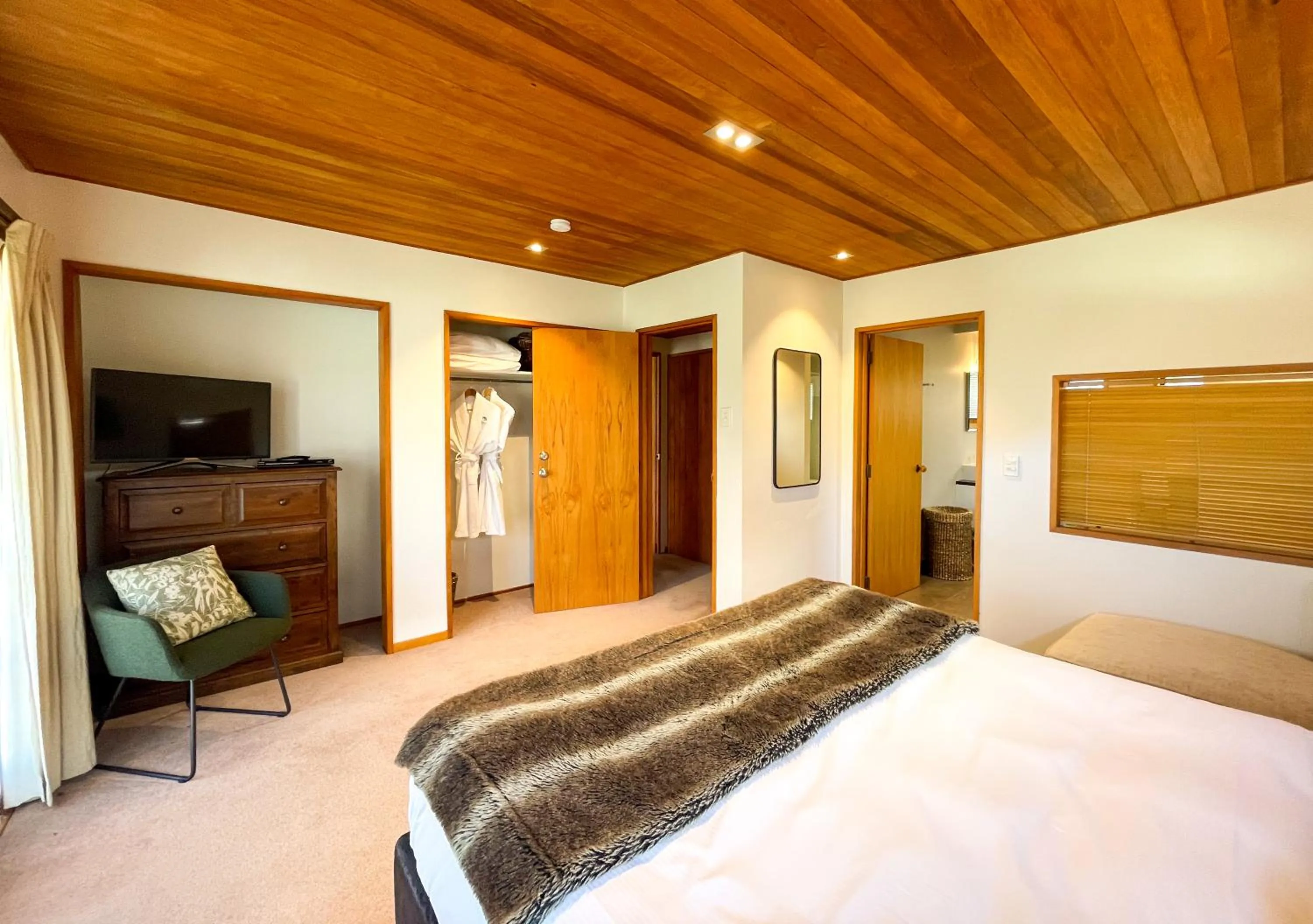 Bed in Glenorchy Lake House