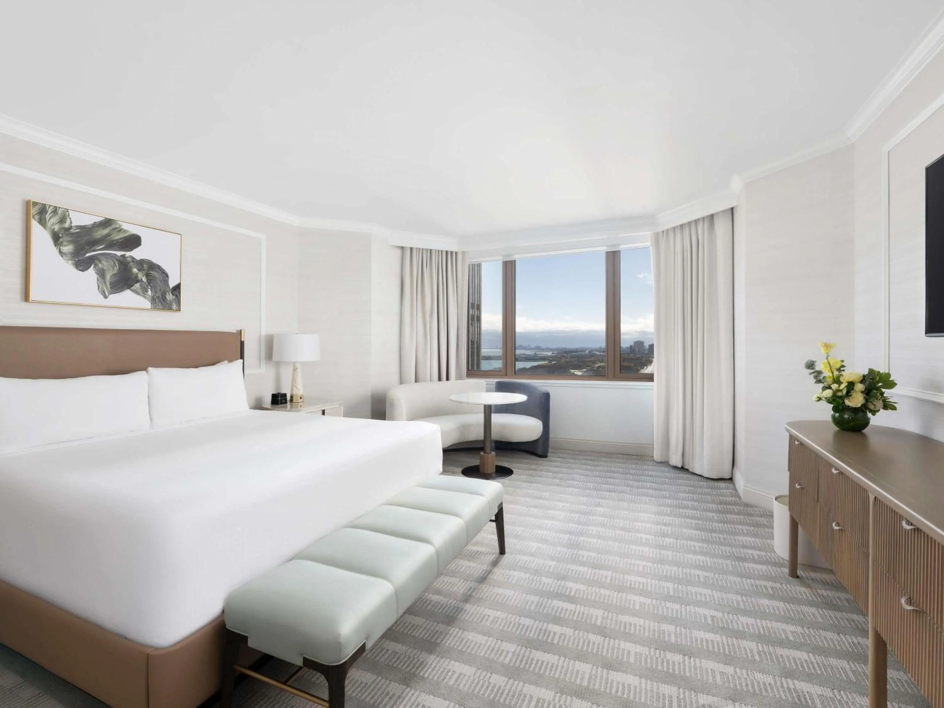Bedroom, Bed in Fairmont Chicago Millennium Park