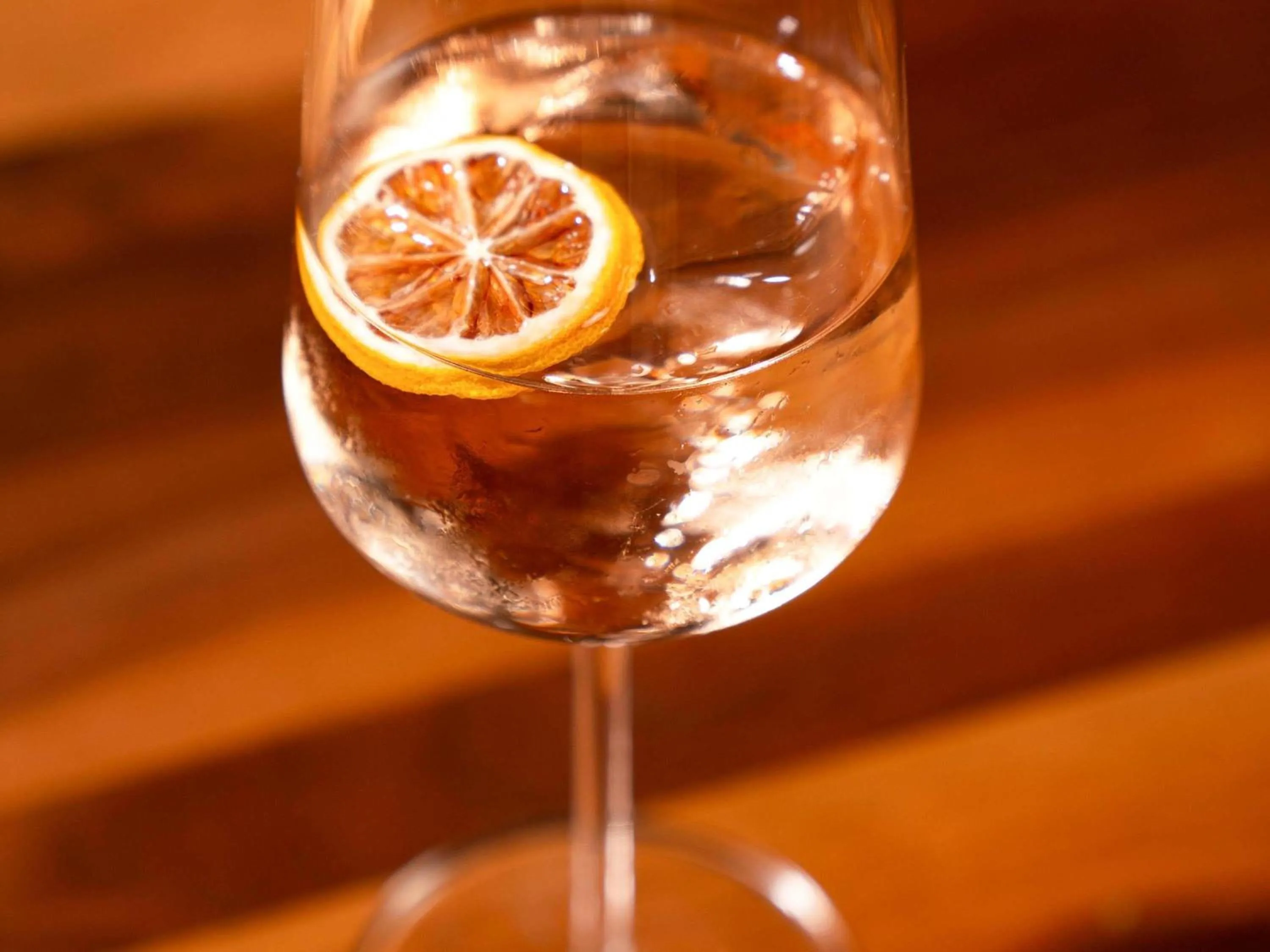 Lounge or bar in Fairmont Chicago Millennium Park