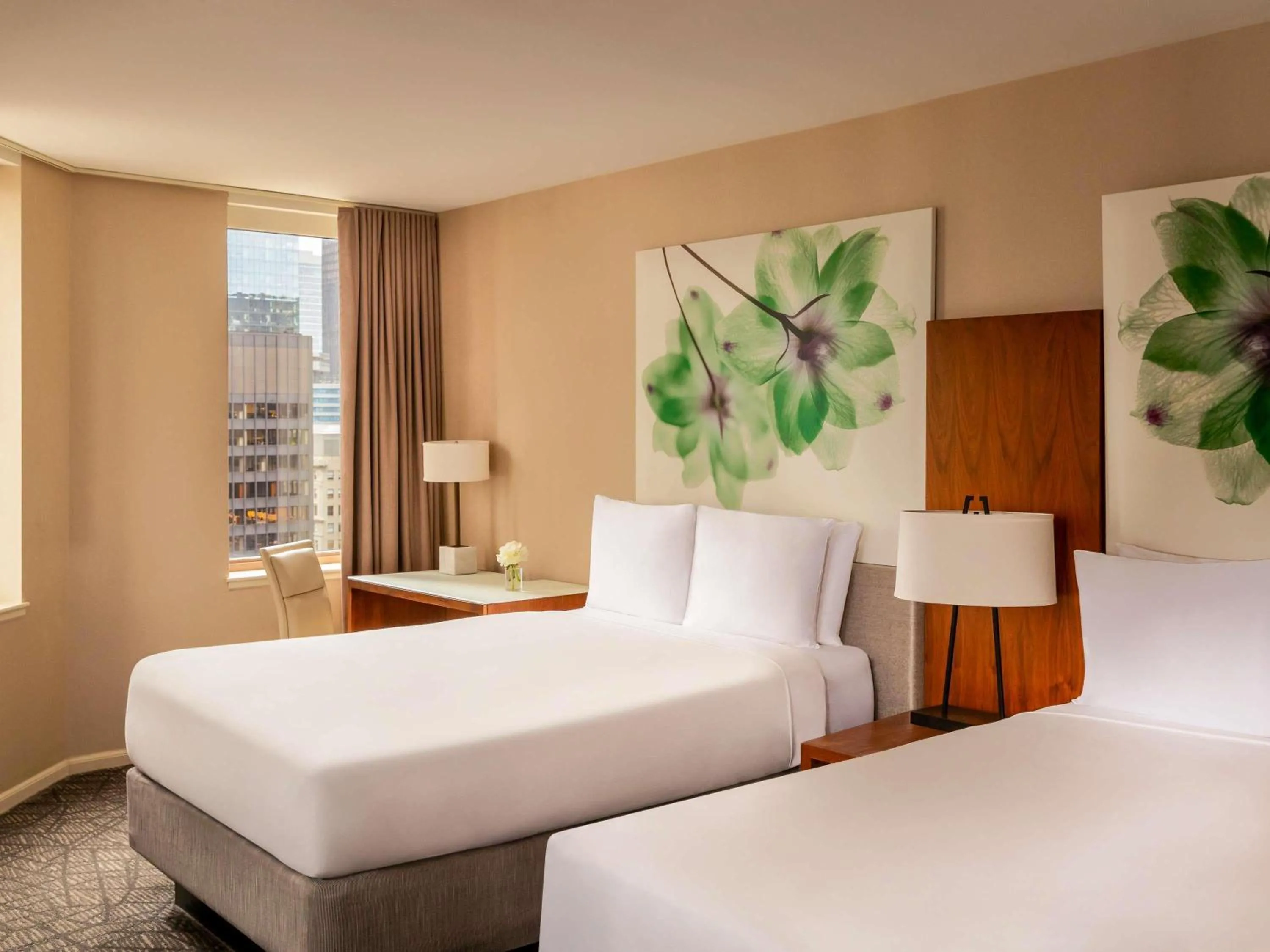 Bedroom, Bed in Fairmont Chicago Millennium Park