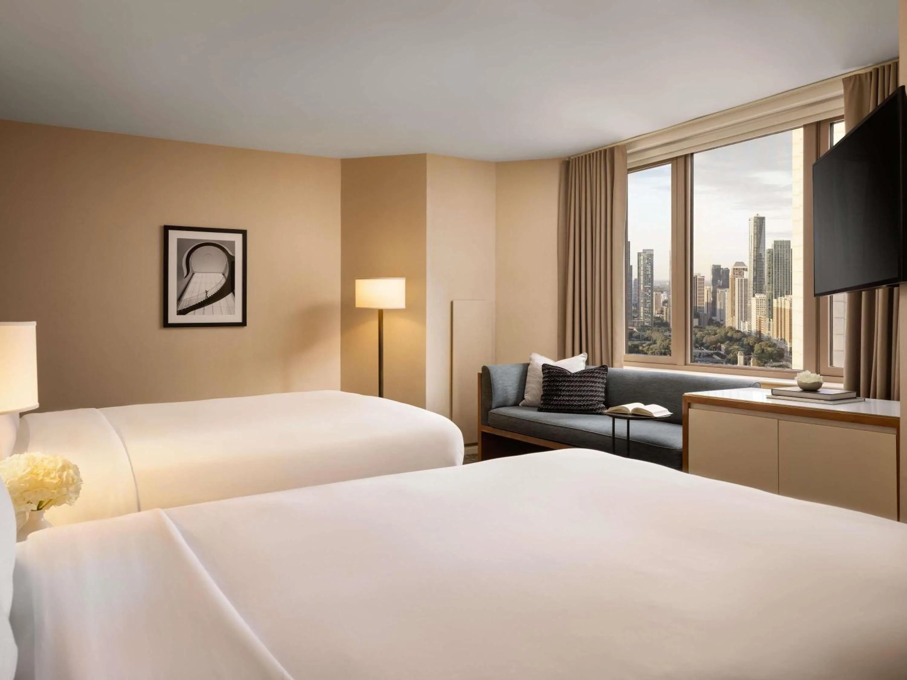 Bedroom, Bed in Fairmont Chicago Millennium Park