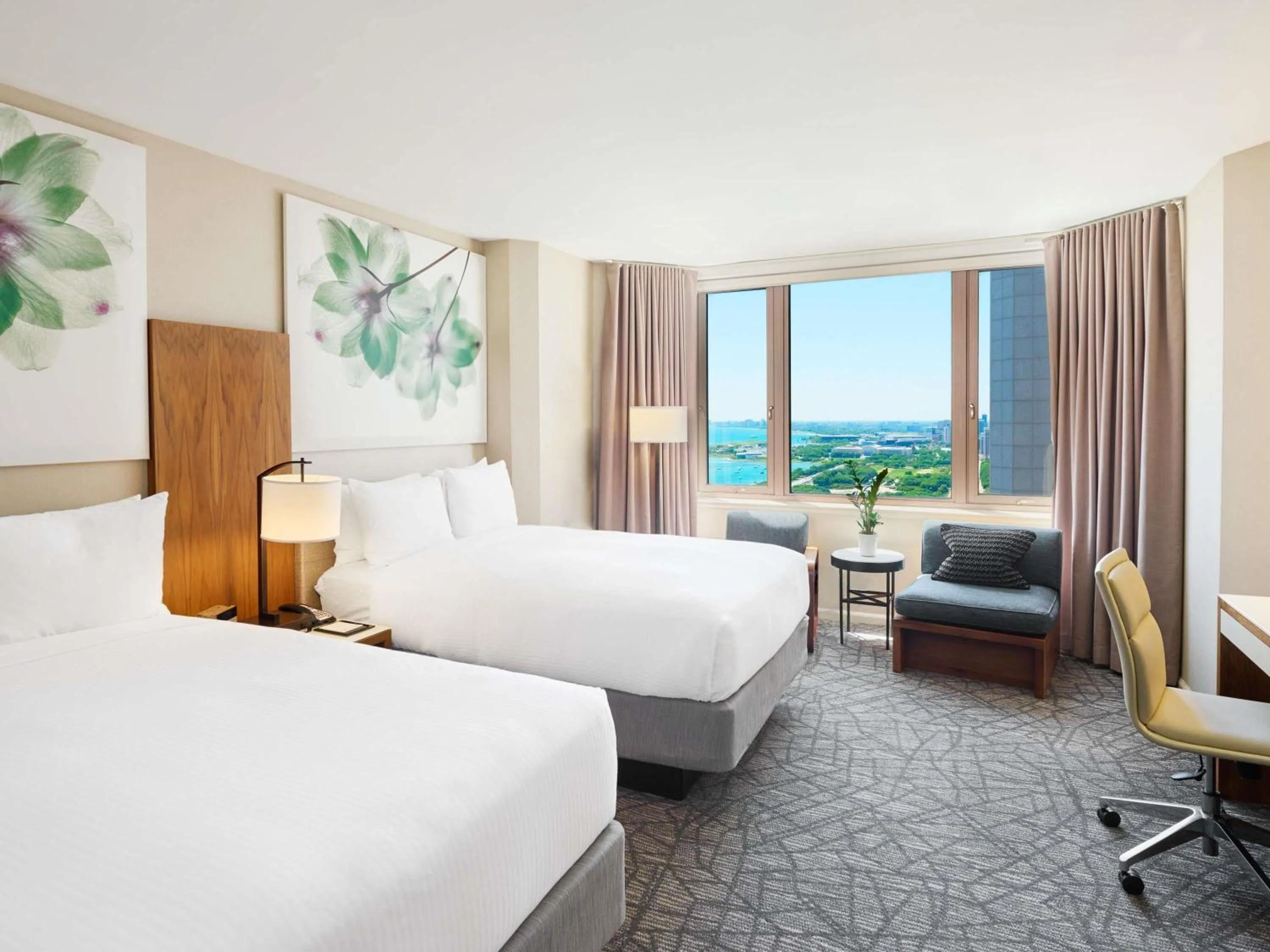 Bedroom, Bed in Fairmont Chicago Millennium Park