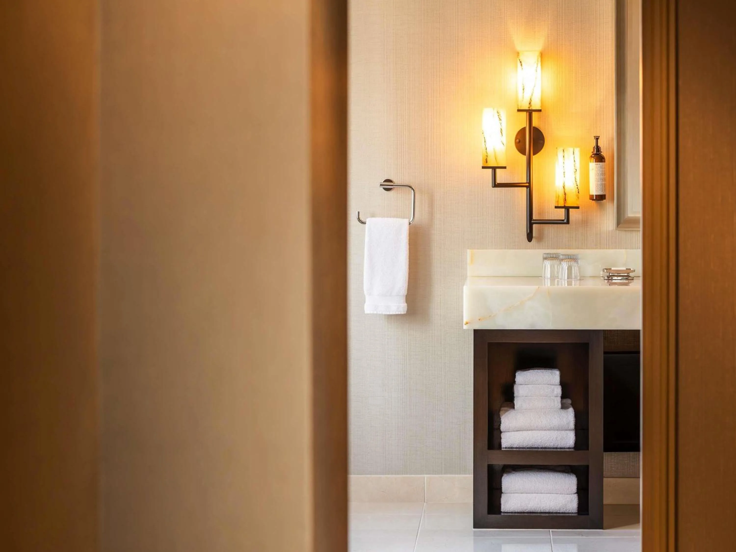 Photo of the whole room in Fairmont Chicago Millennium Park