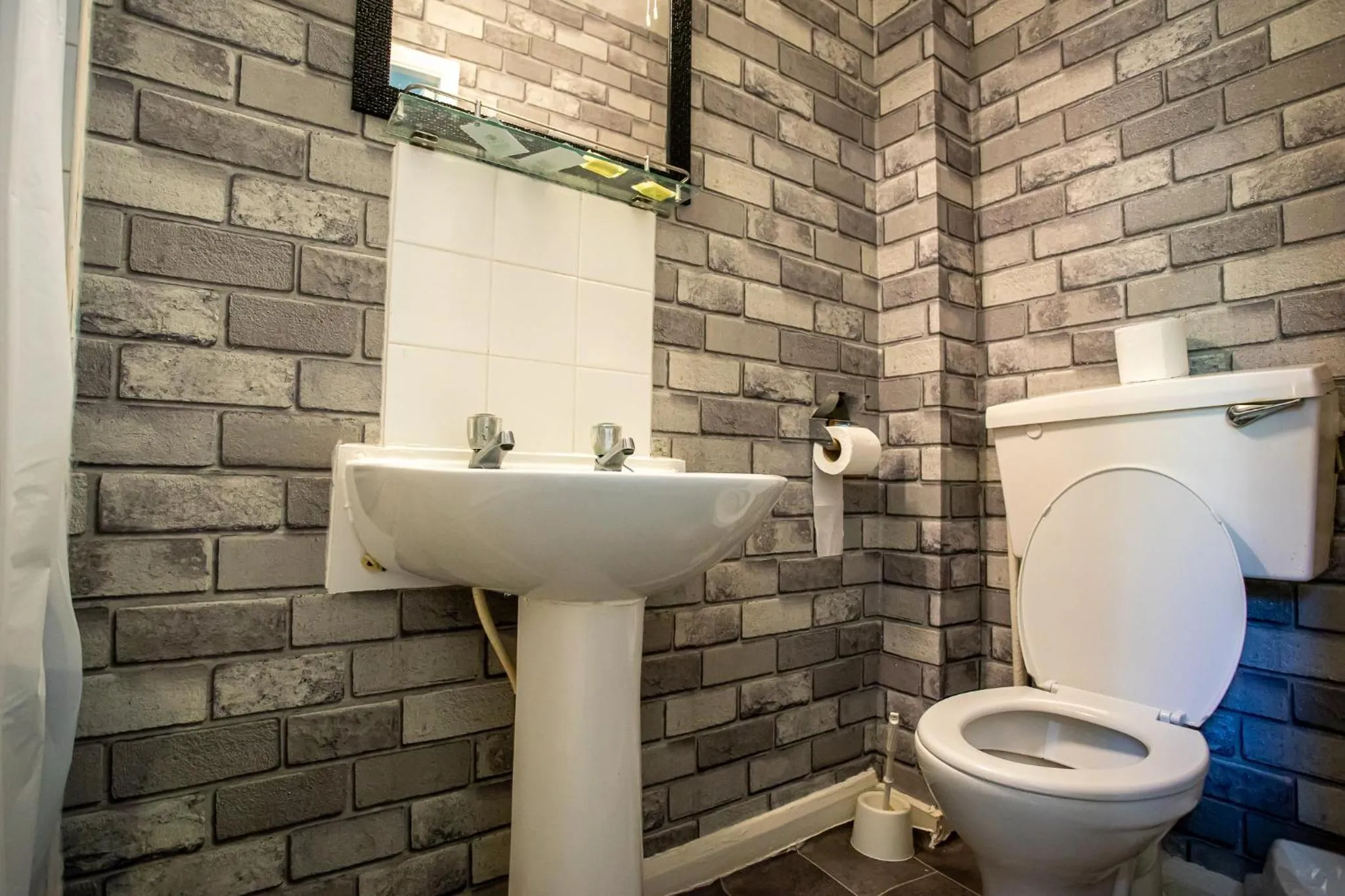 Shower in The Carlton Hotel