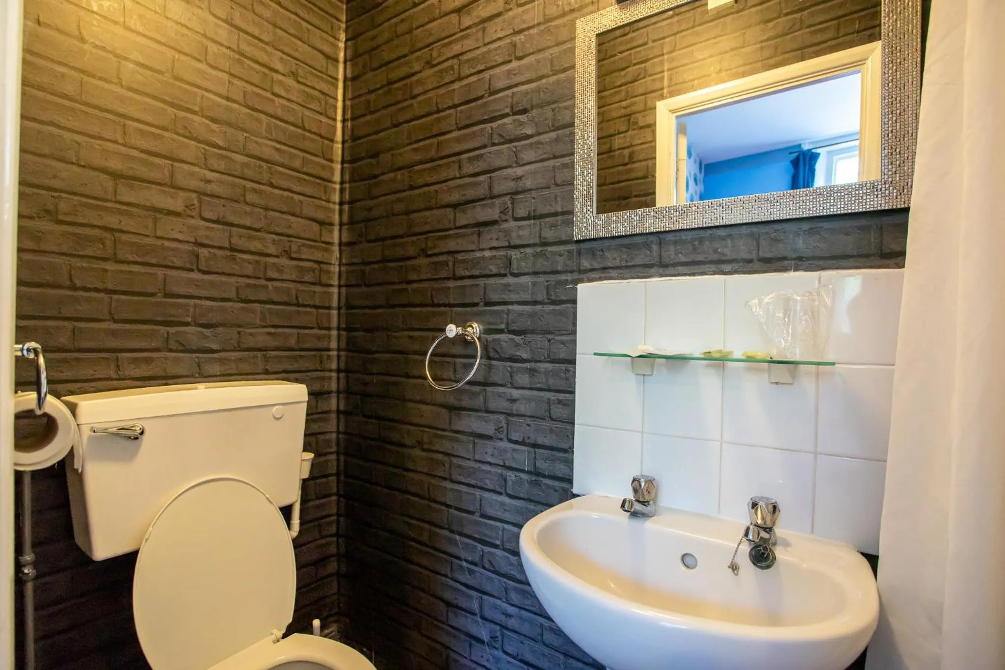 Shower in The Carlton Hotel