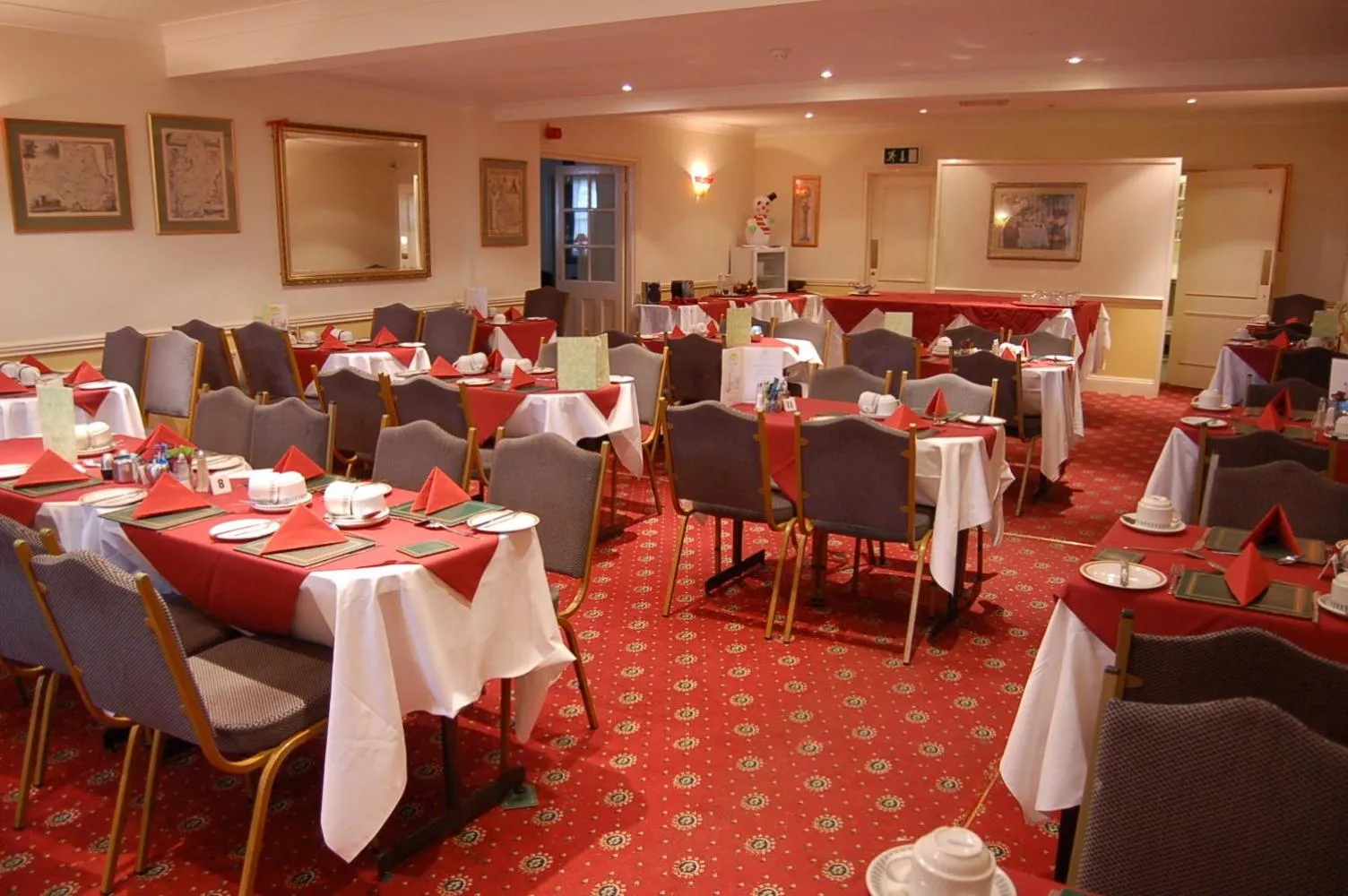 Restaurant/places to eat in The Carlton Hotel