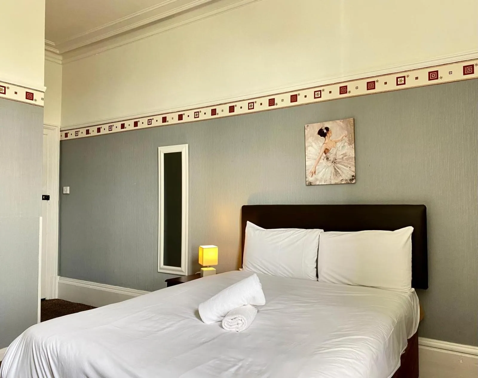 Bed in The Carlton Hotel