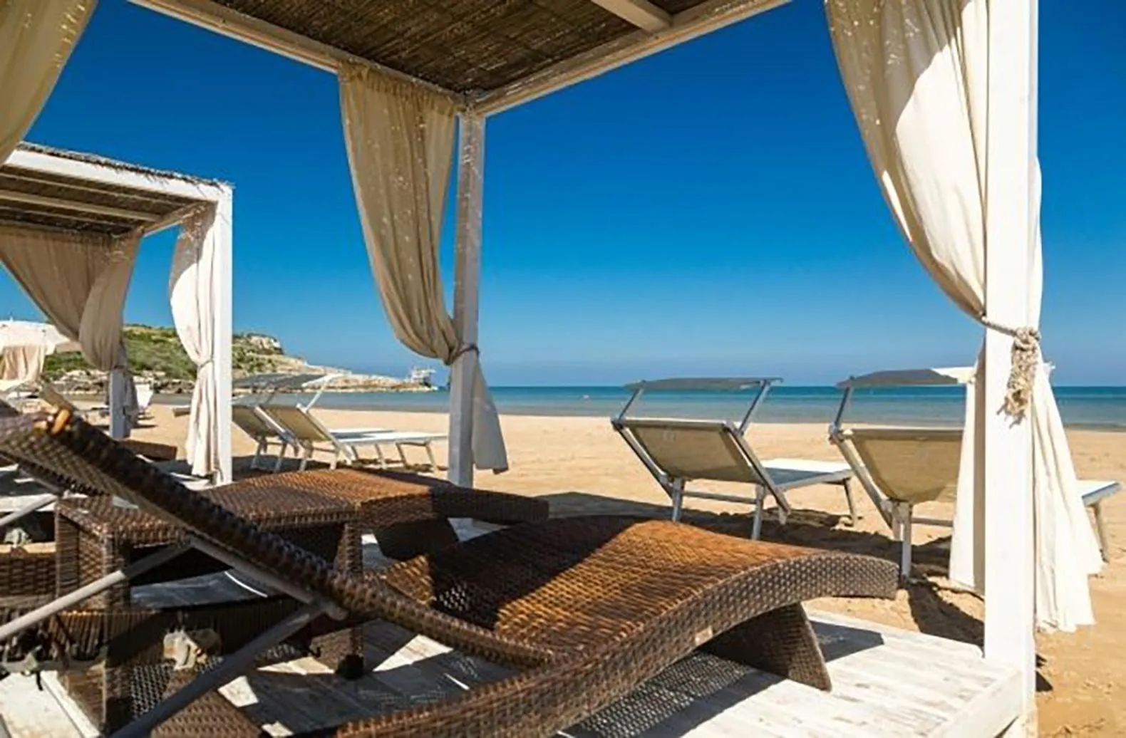 Beach in Residence Jolly