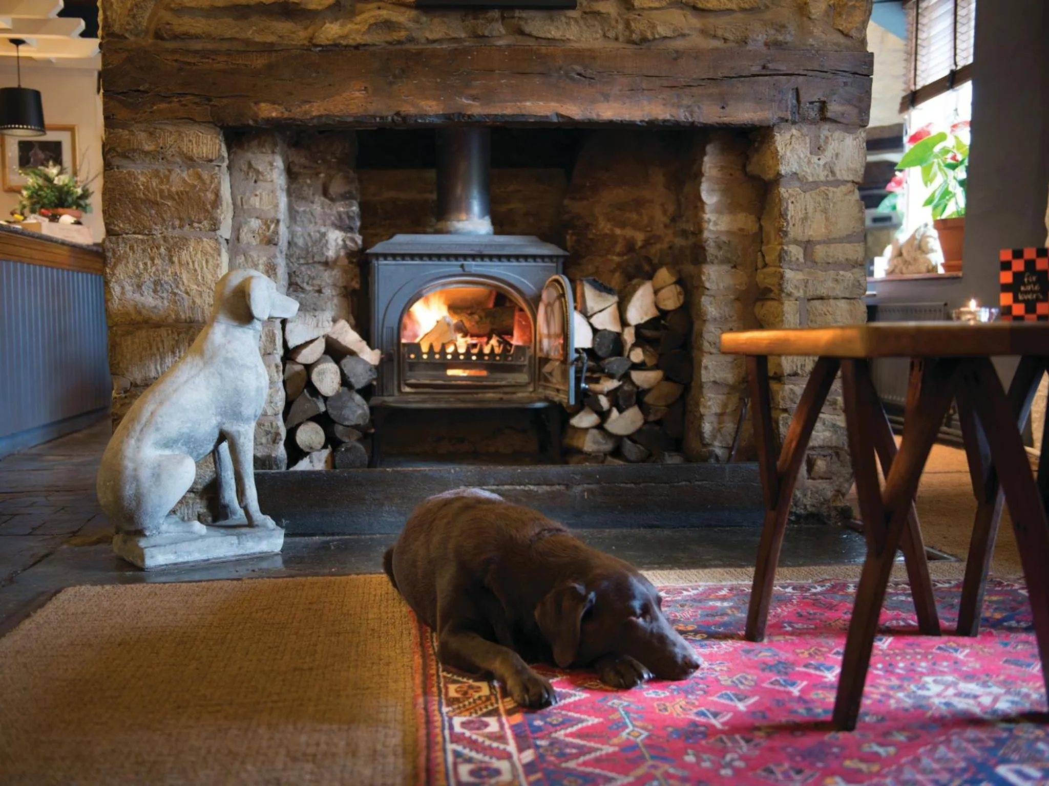 Lounge or bar in The Red Lion Inn