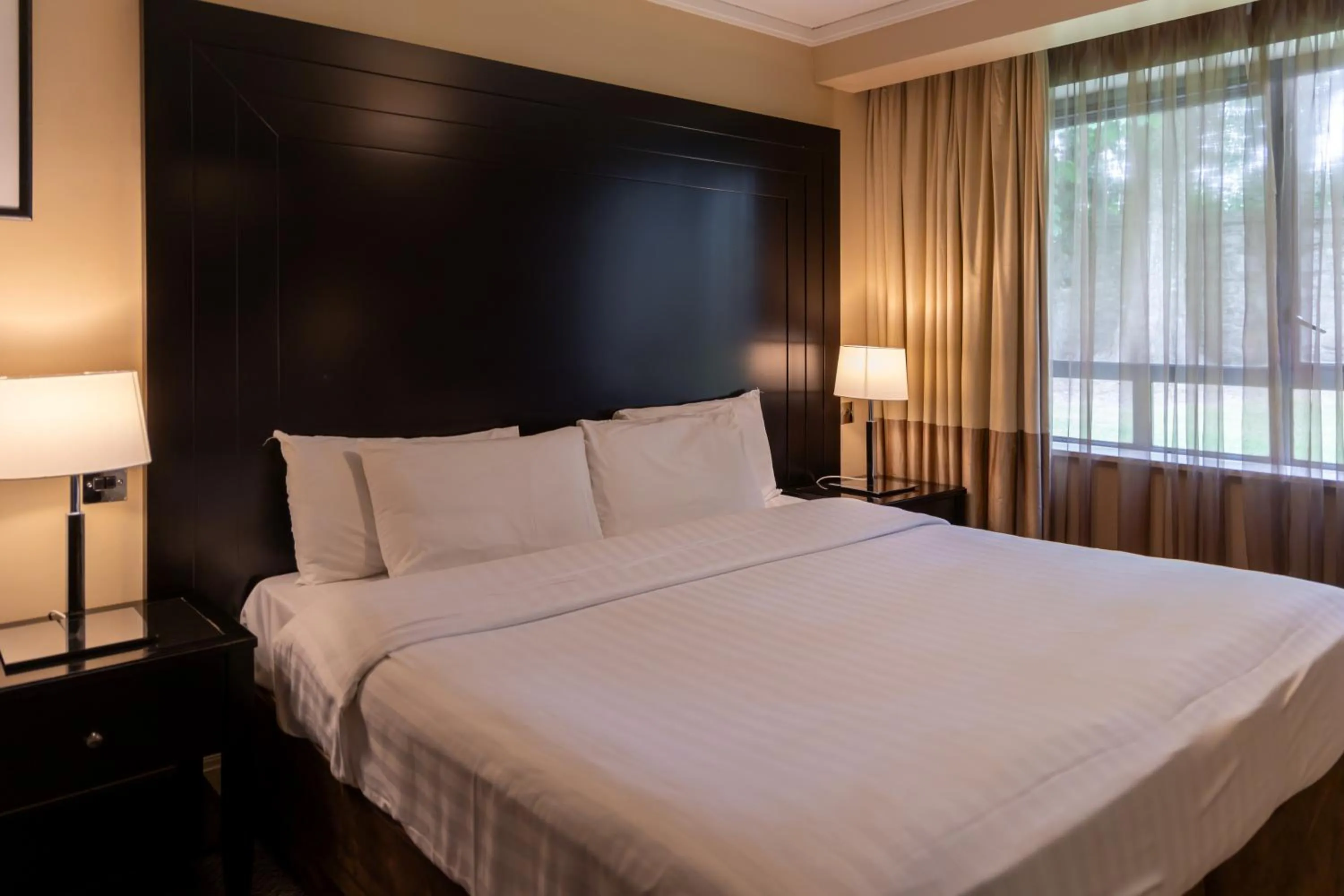 Bedroom, Bed in Shamrock Lodge Hotel