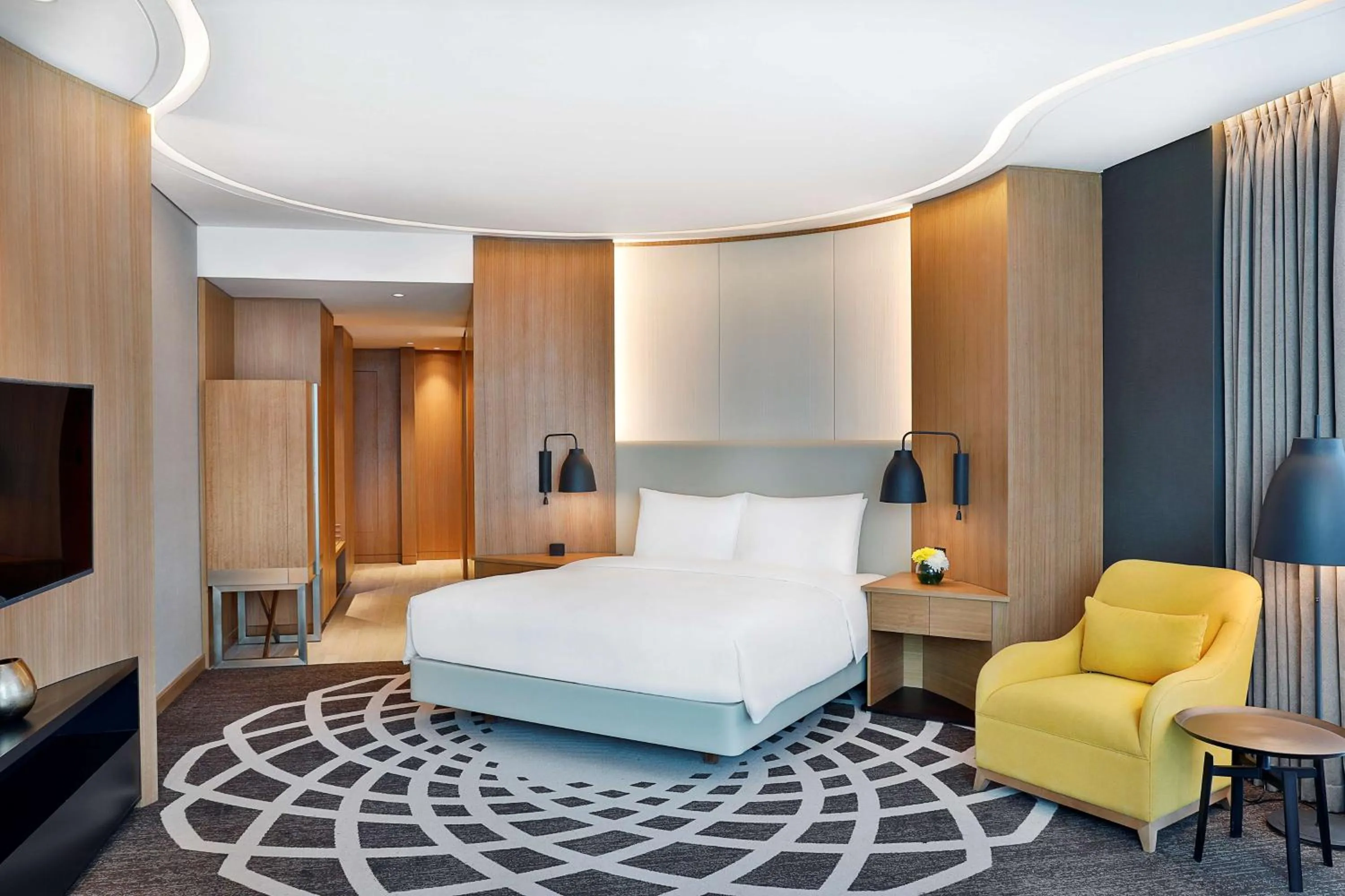 Bed in DoubleTree by Hilton Dubai - Business Bay