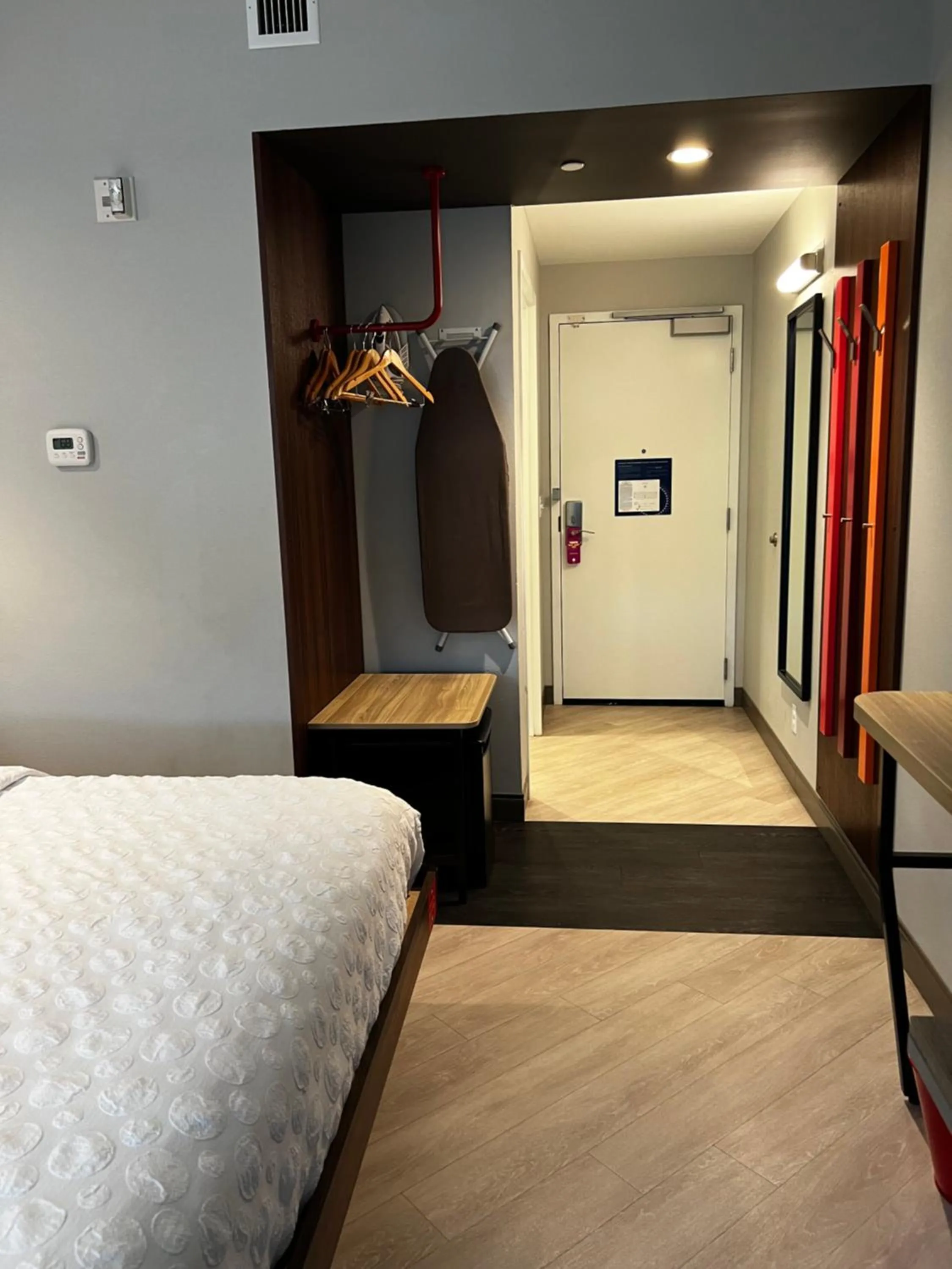 Photo of the whole room, Bed in Tru By Hilton Lancaster East