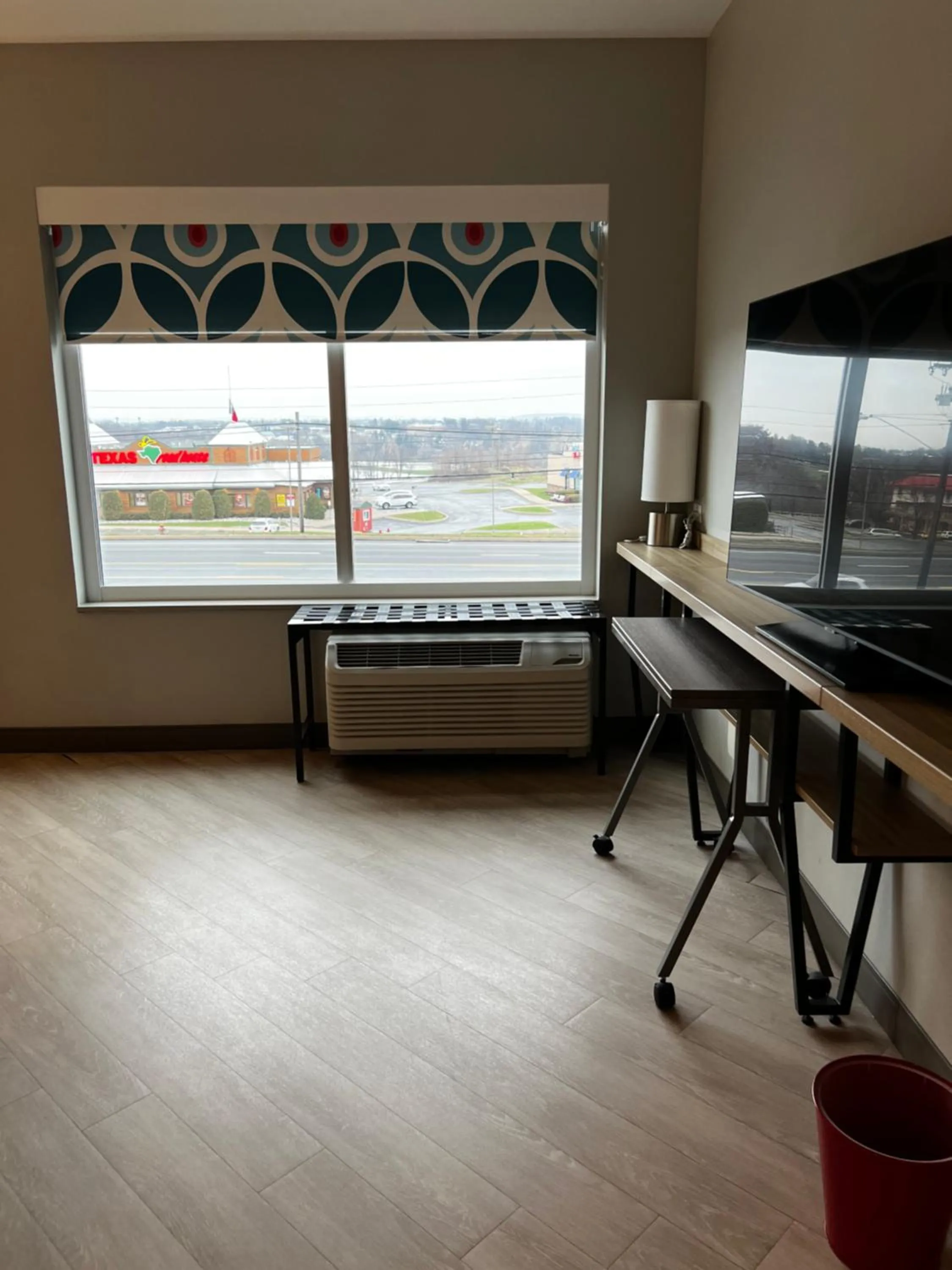 hair dresser in Tru By Hilton Lancaster East