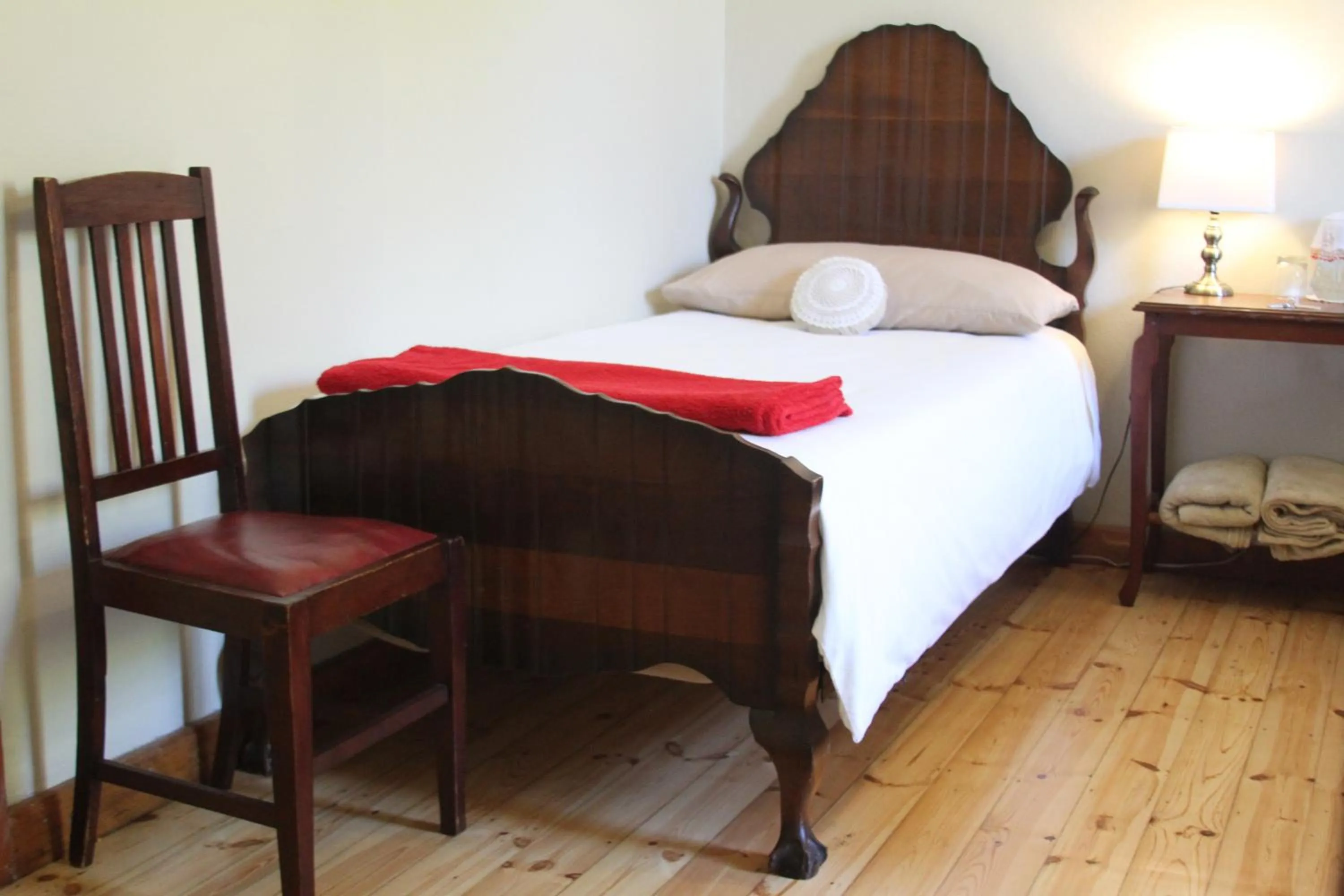 Bed in Ripple Hill Hotel