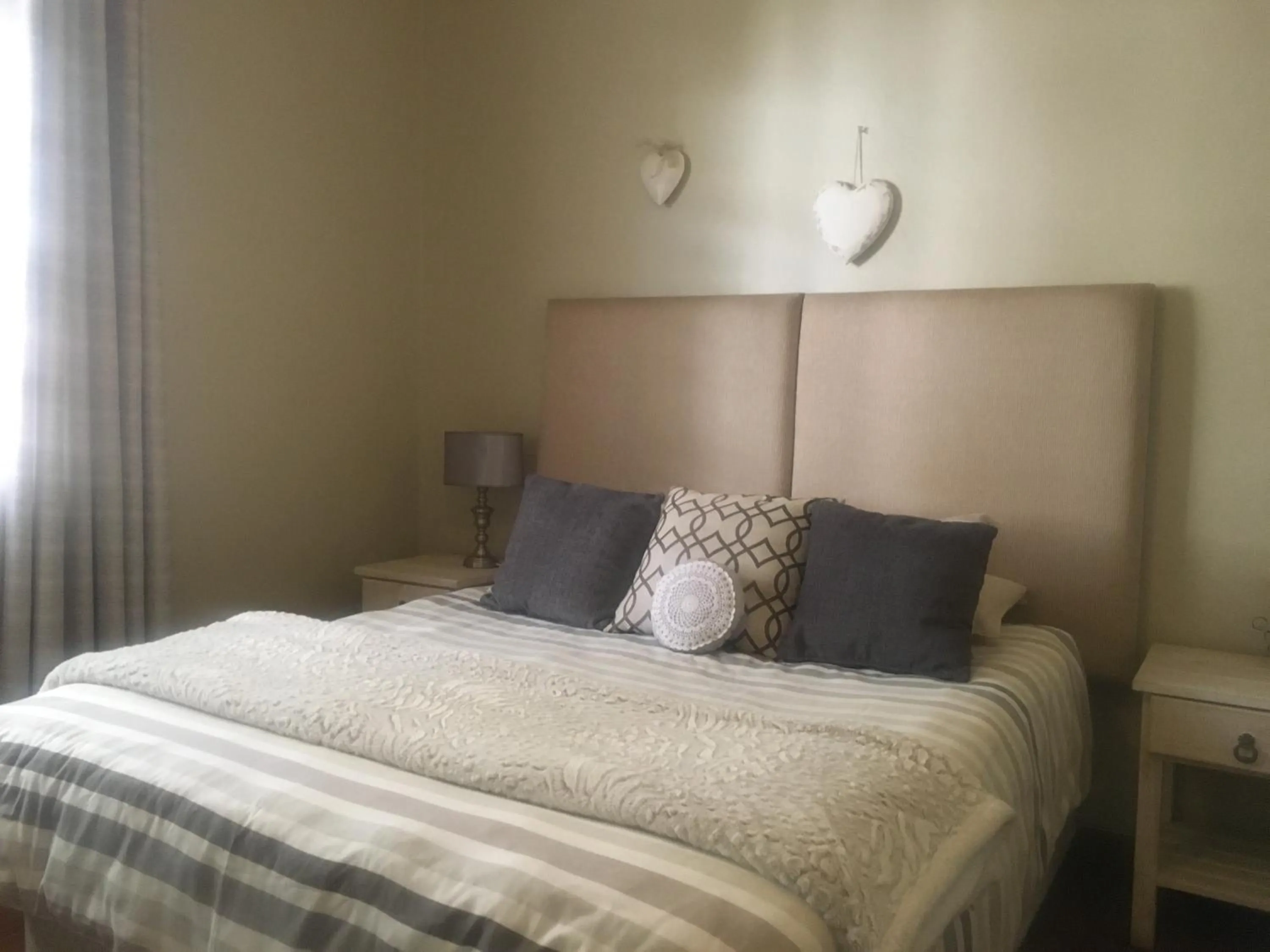 Bed in Ripple Hill Hotel