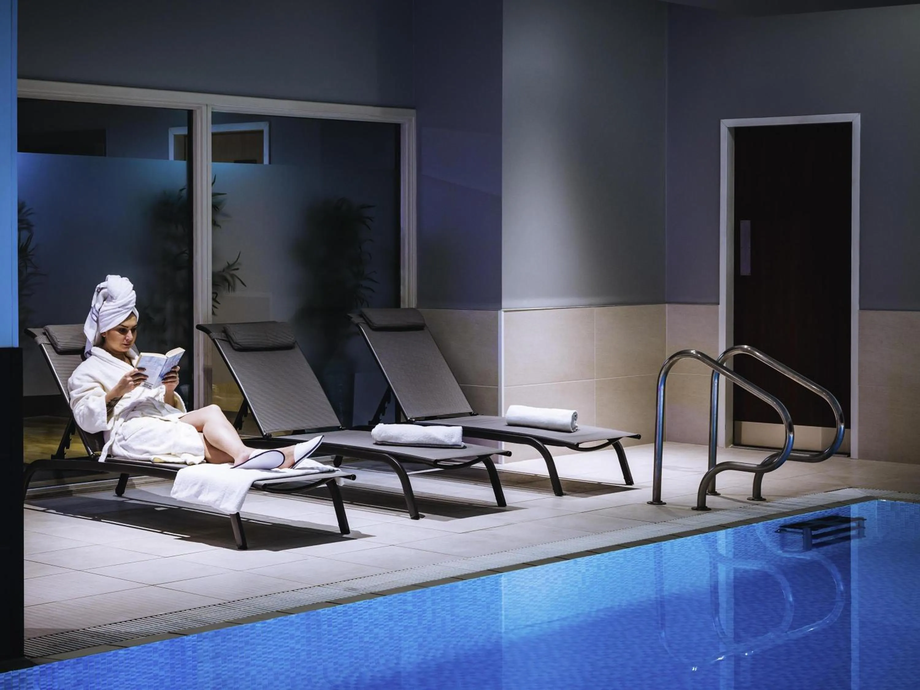 Pool view in Novotel Reading Centre