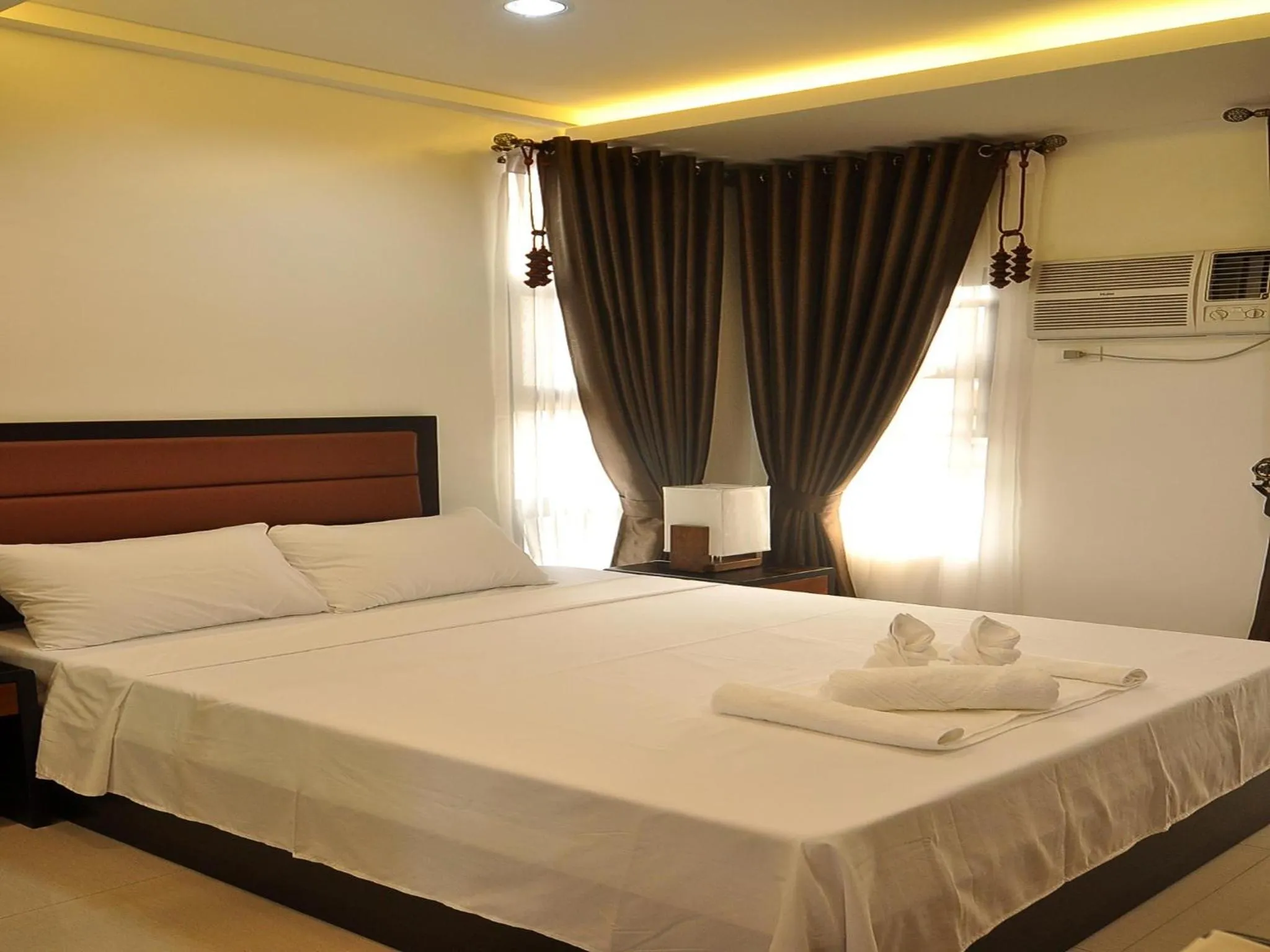 Bedroom, Bed in Rishan Village Residences