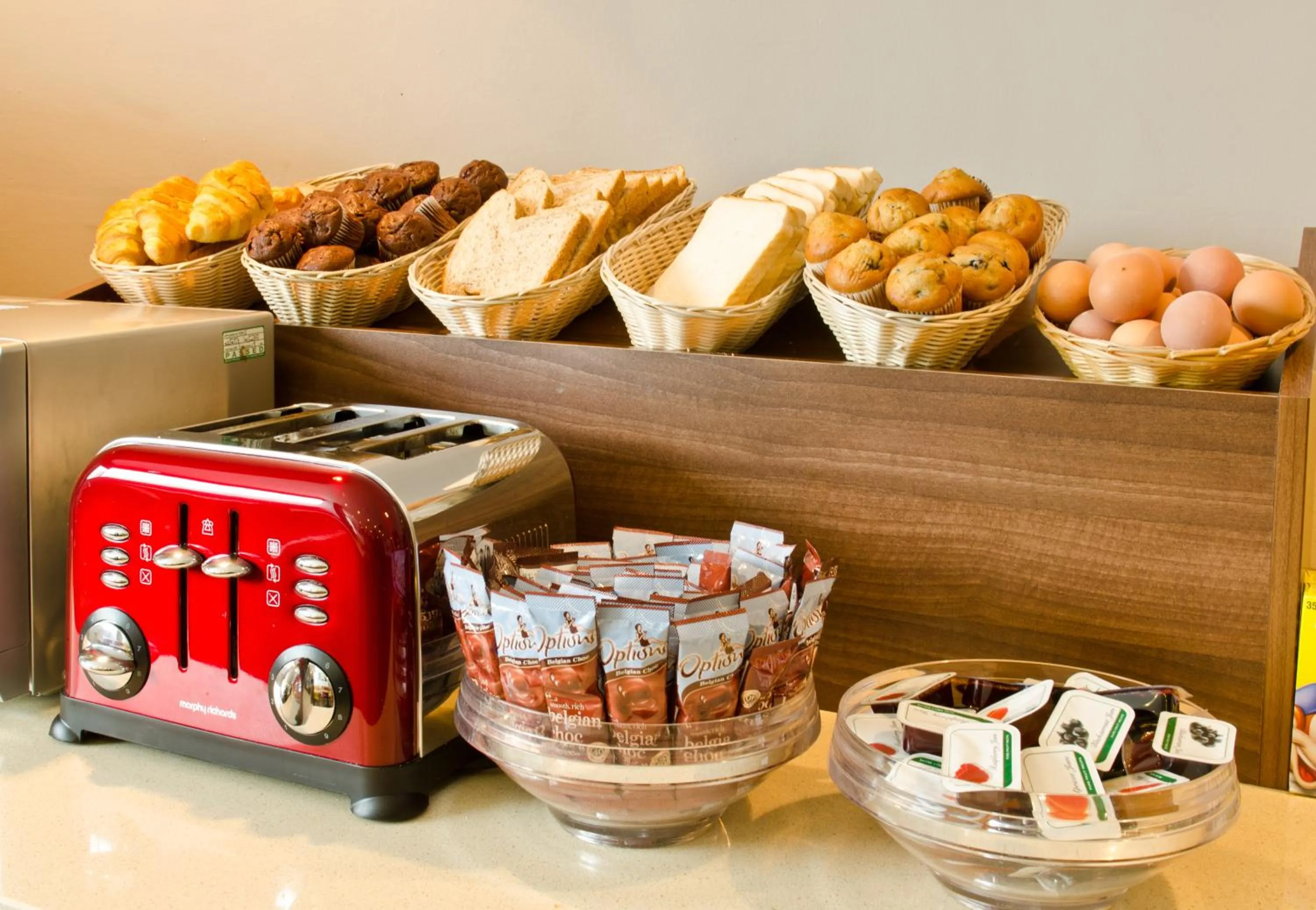 Food in Comfort Inn Edgware Road W2