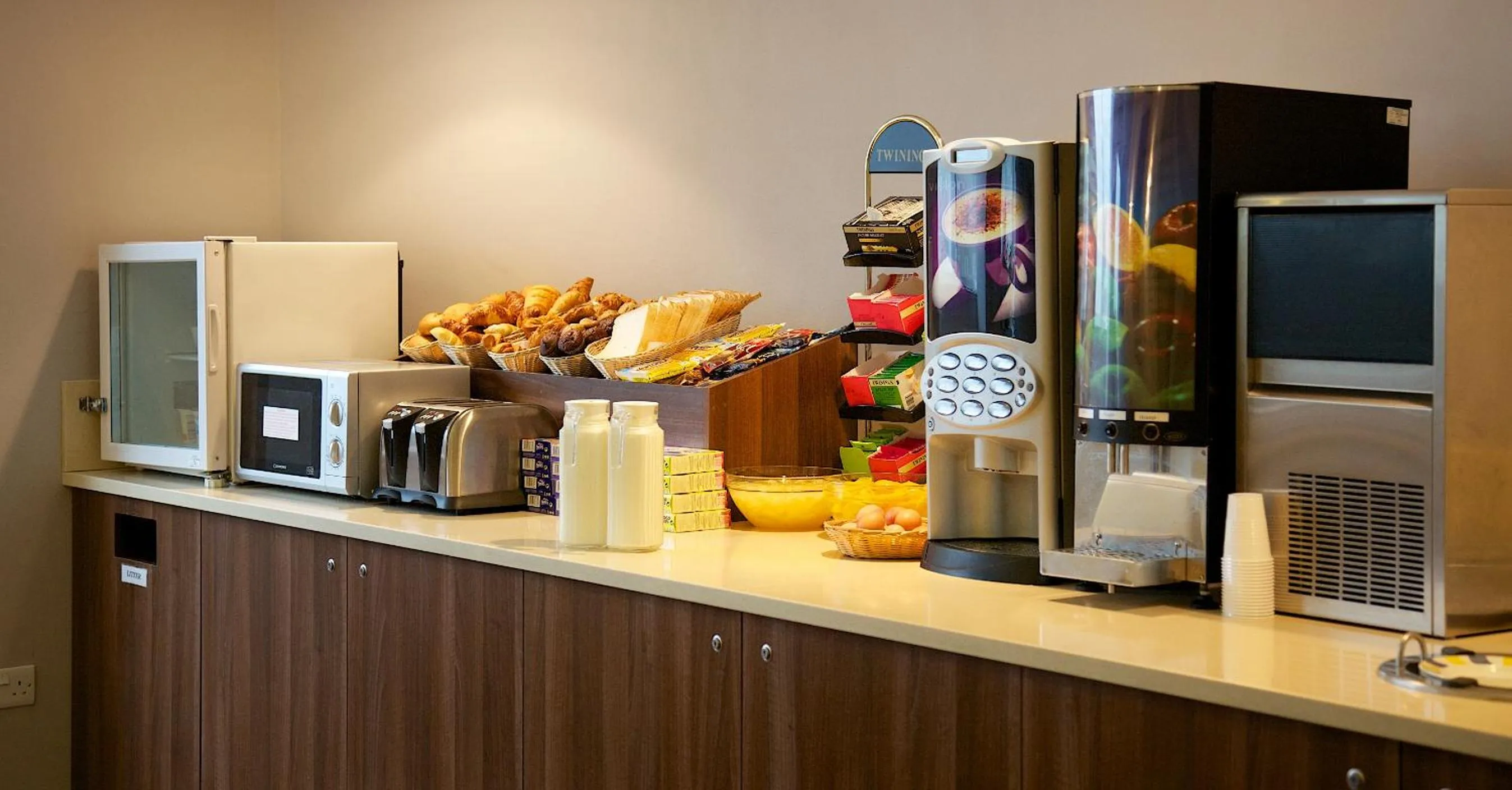 Area and facilities in Comfort Inn Edgware Road W2