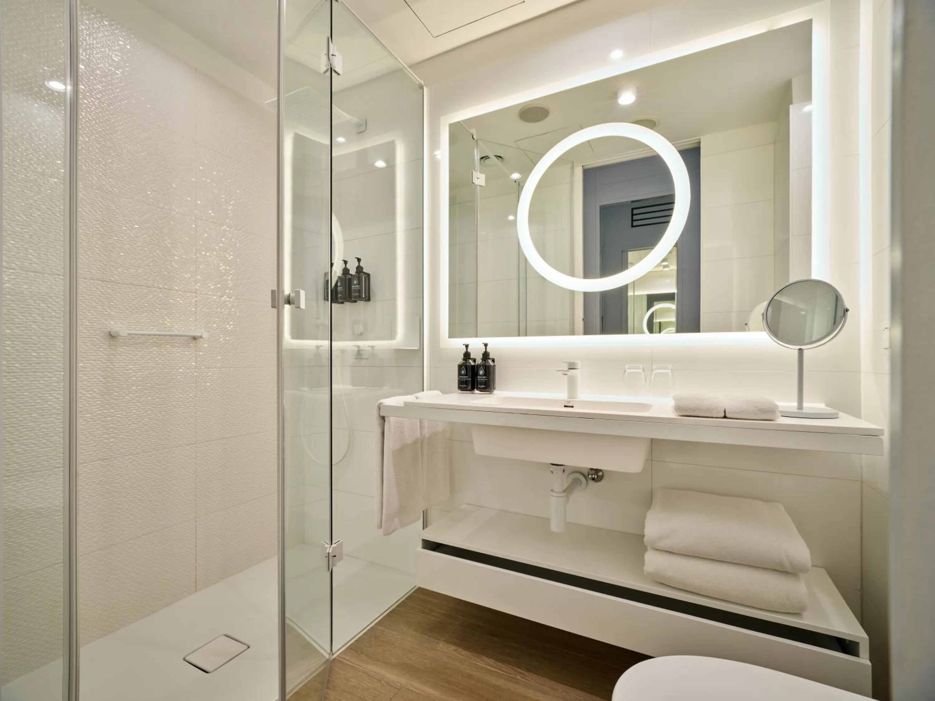 Shower in Hotel Indigo Warsaw Nowy Świat by IHG