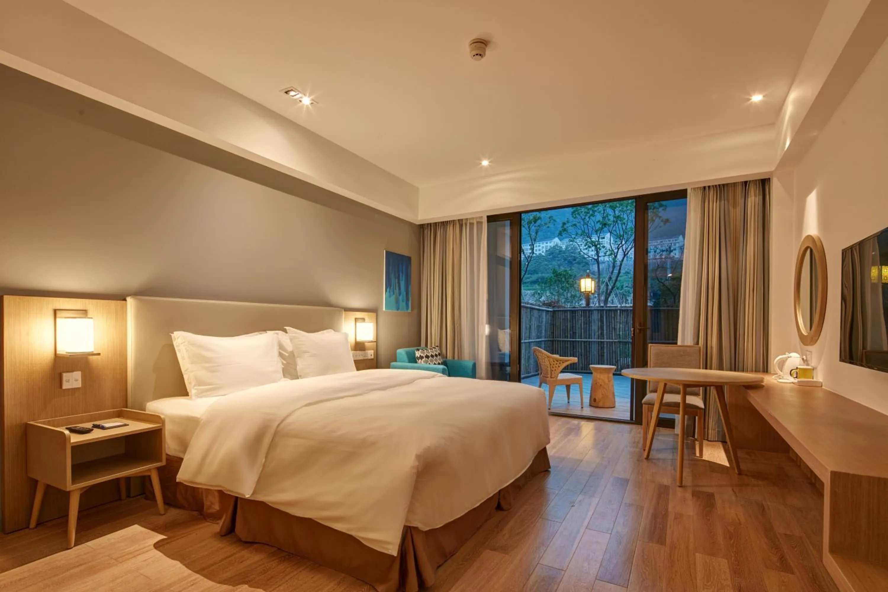 Photo of the whole room in Holiday Inn Express Zhejiang Qianxia Lake by IHG