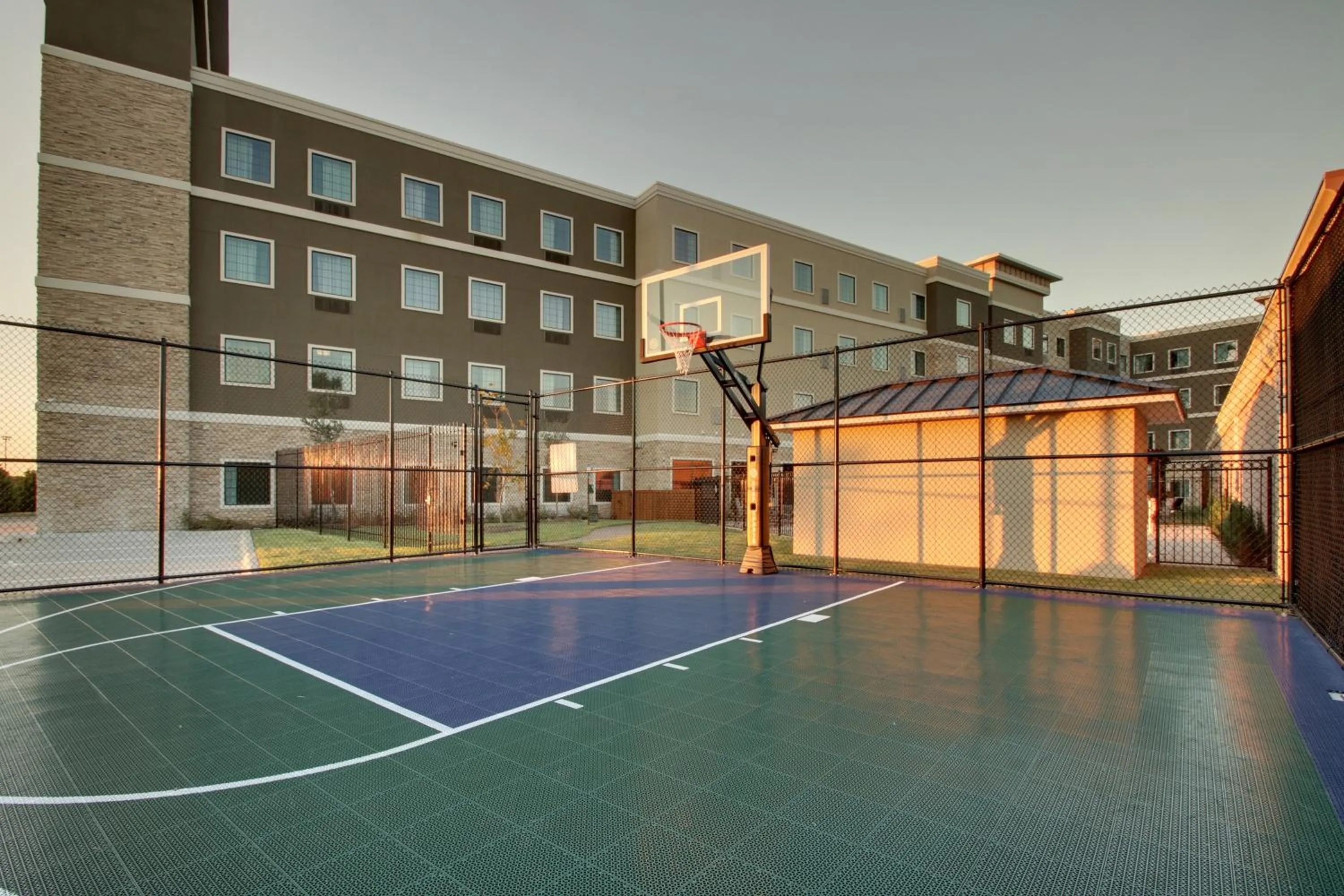 Area and facilities in Staybridge Suites Plano - The Colony by IHG