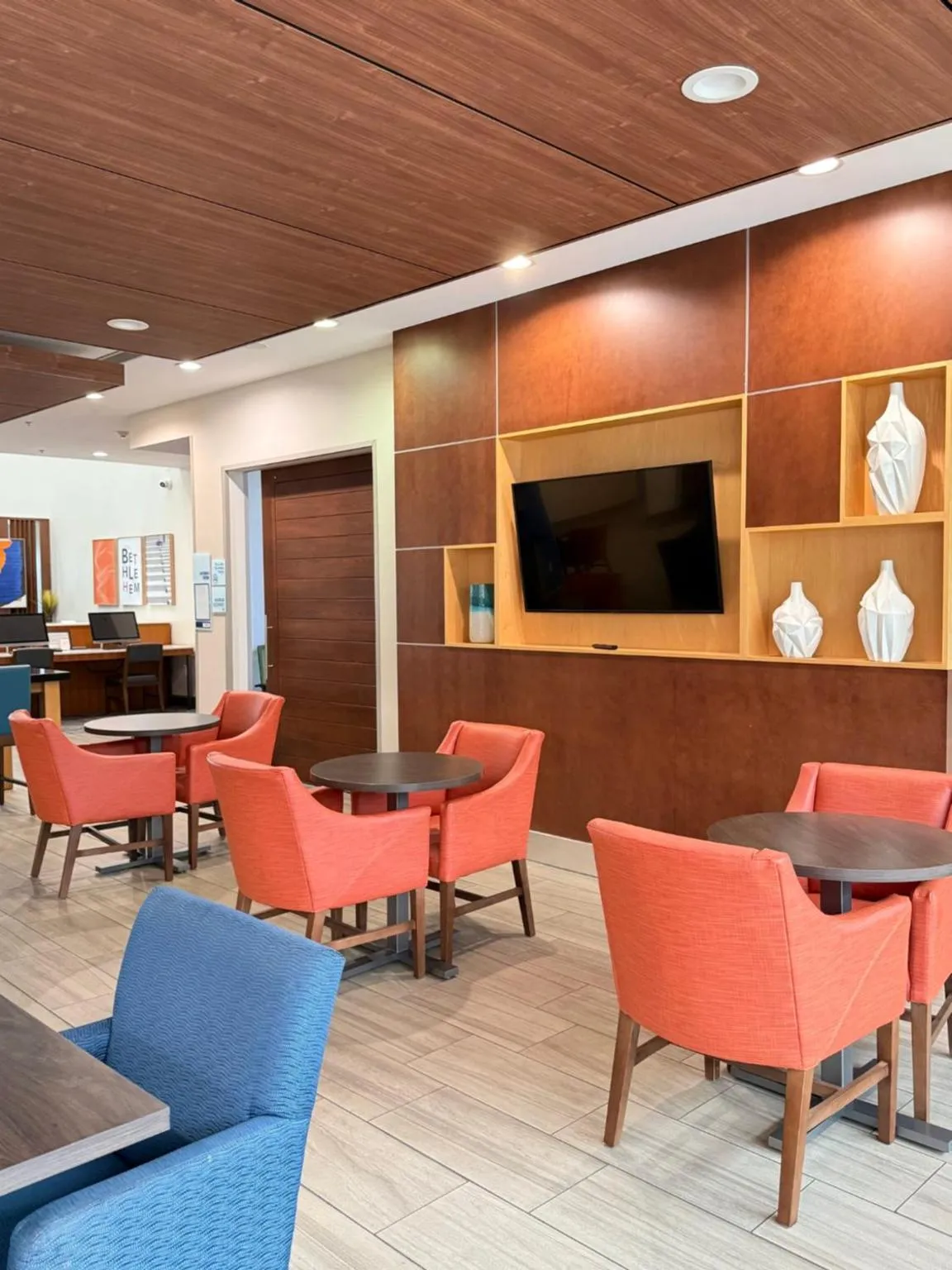 Restaurant/places to eat in Holiday Inn Express - Bethlehem by IHG