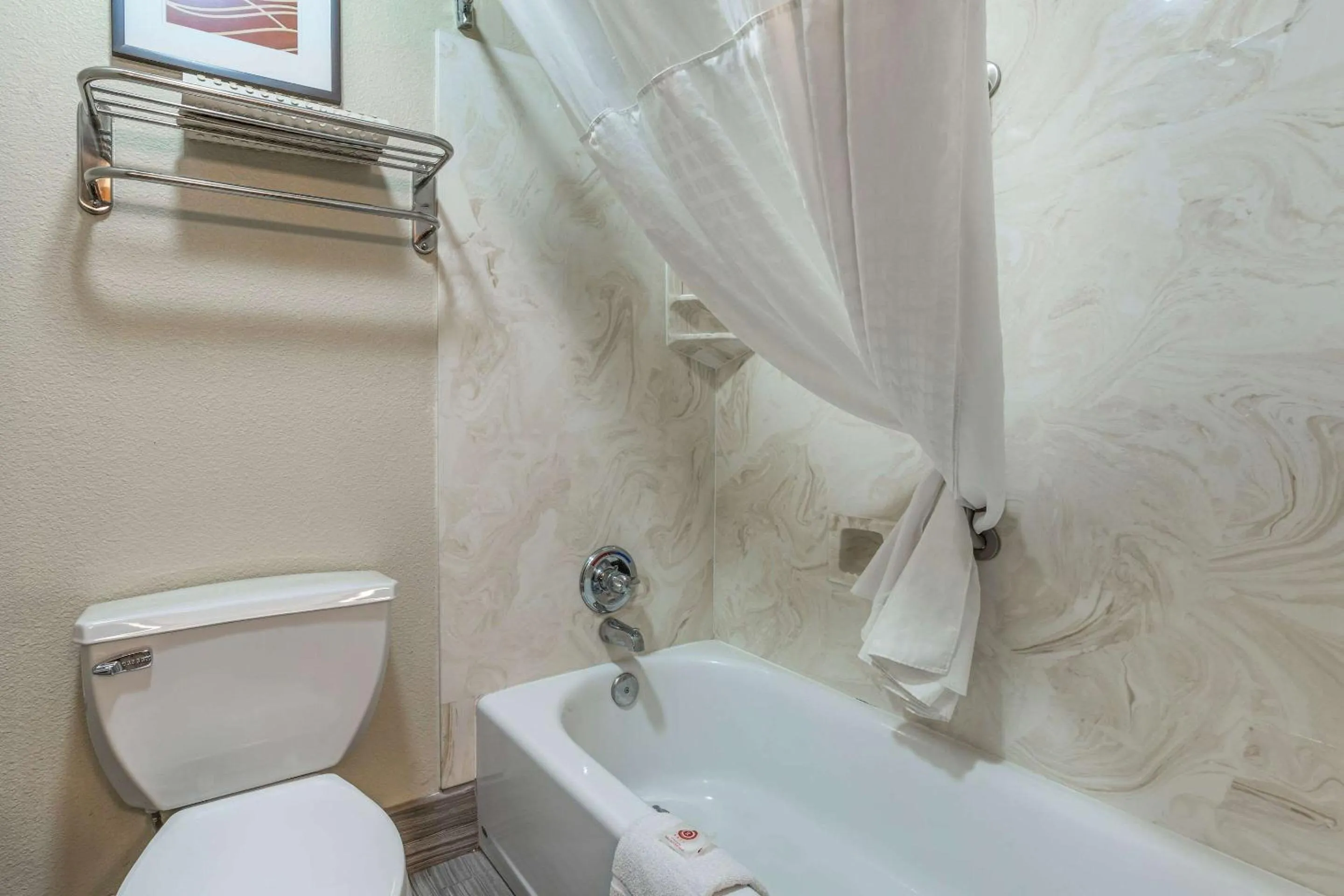 Bathroom in Comfort Inn Flagstaff Lucky Lane I-40