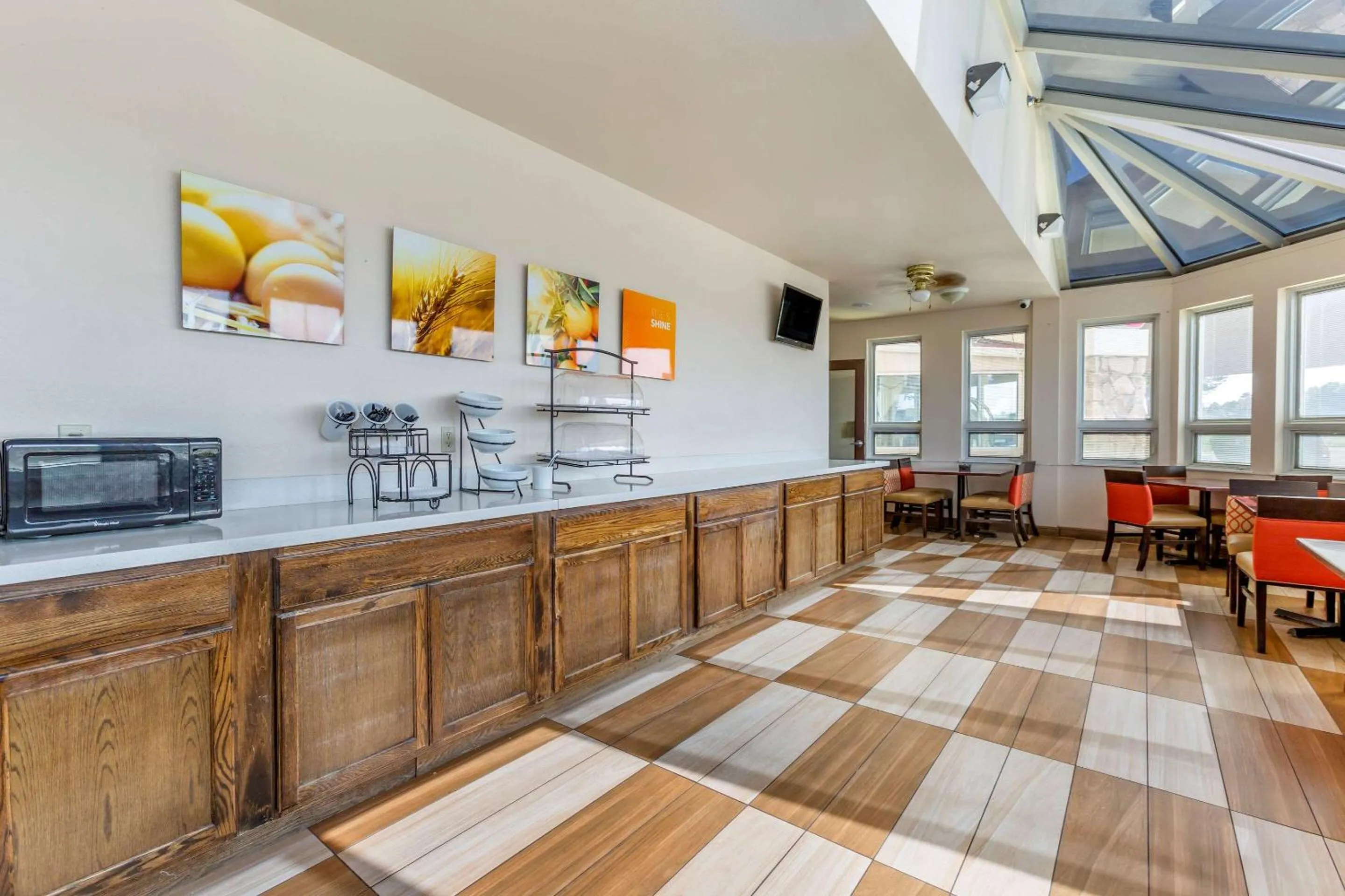 Restaurant/places to eat in Comfort Inn Flagstaff Lucky Lane I-40