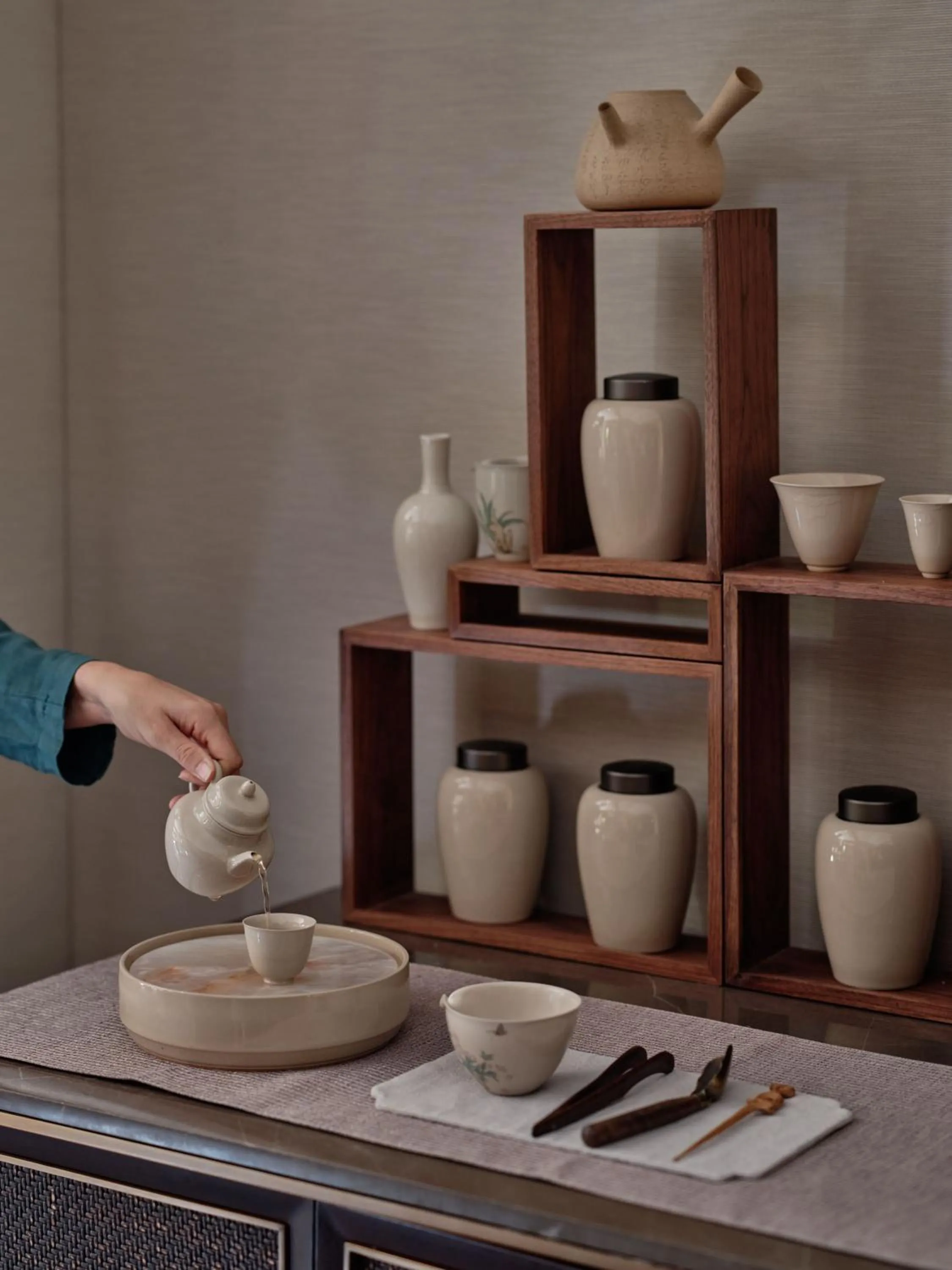 Coffee/tea facilities in Capella Shanghai, Jian Ye Li