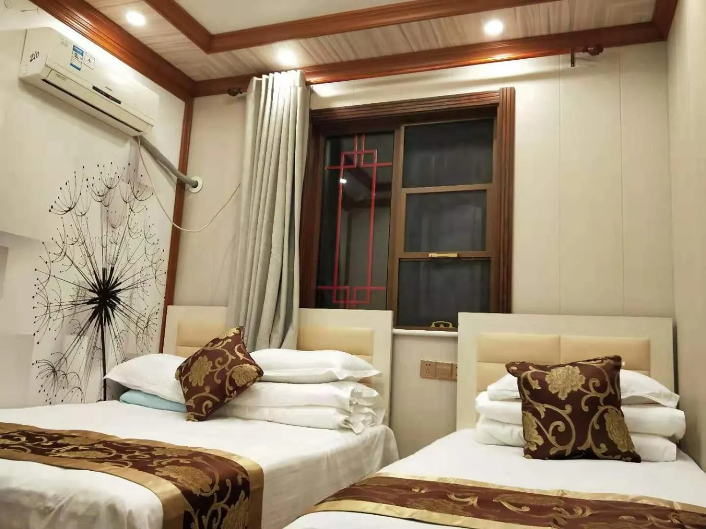 Bed in Huangyaguan Great Wall Li Bo Home Hotel