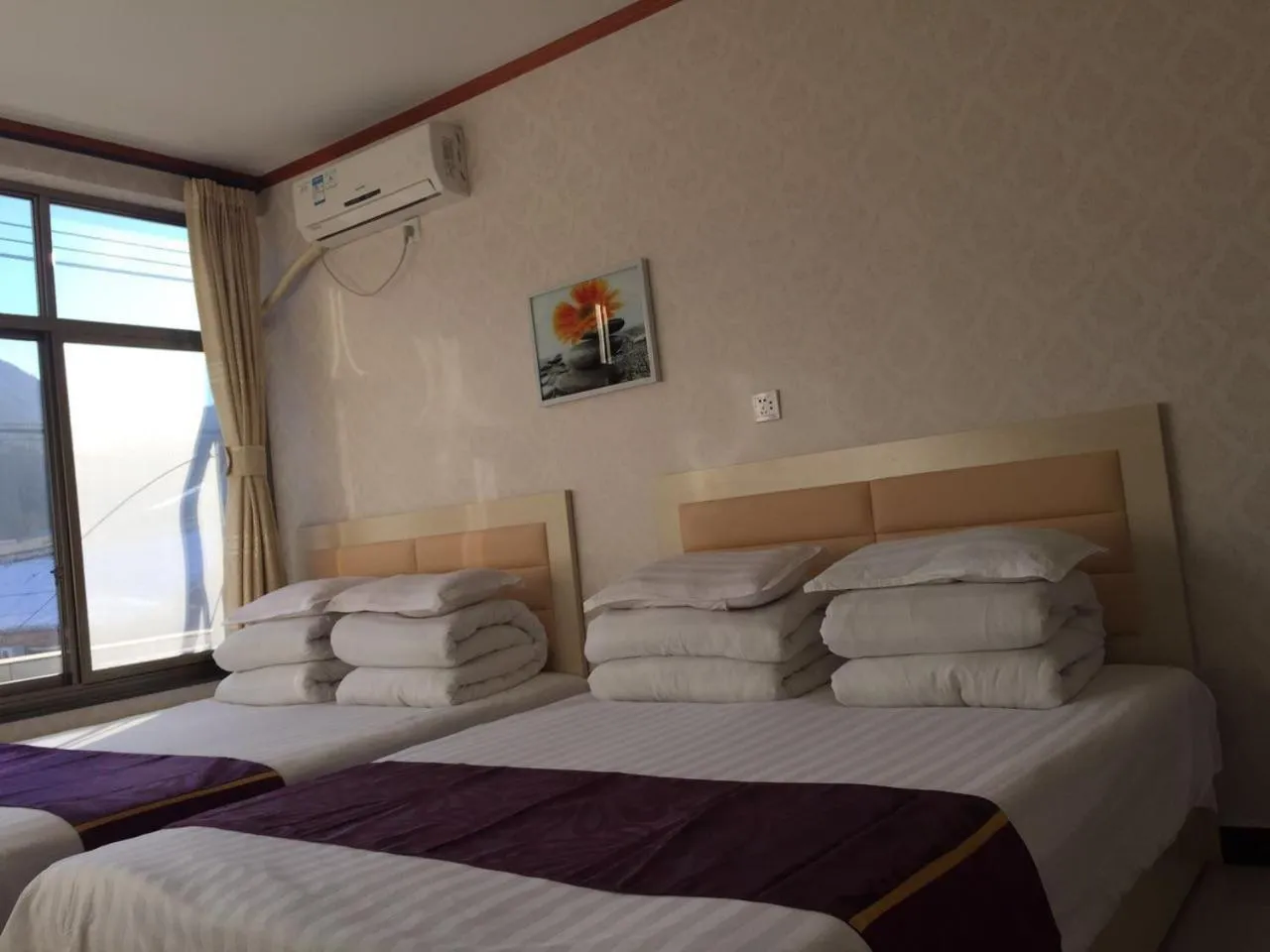 Bed in Huangyaguan Great Wall Li Bo Home Hotel