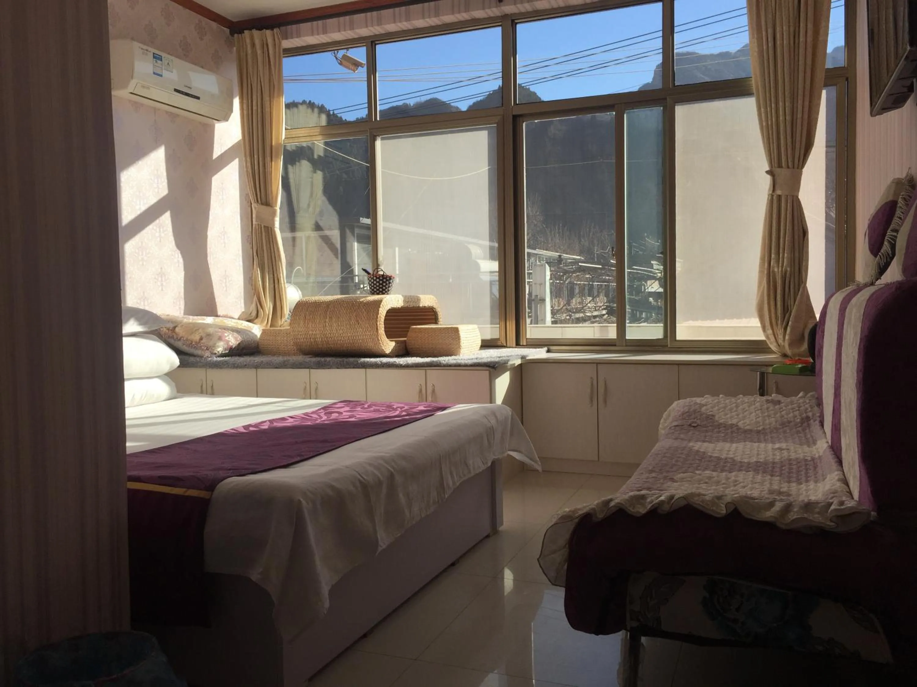 Bed in Huangyaguan Great Wall Li Bo Home Hotel