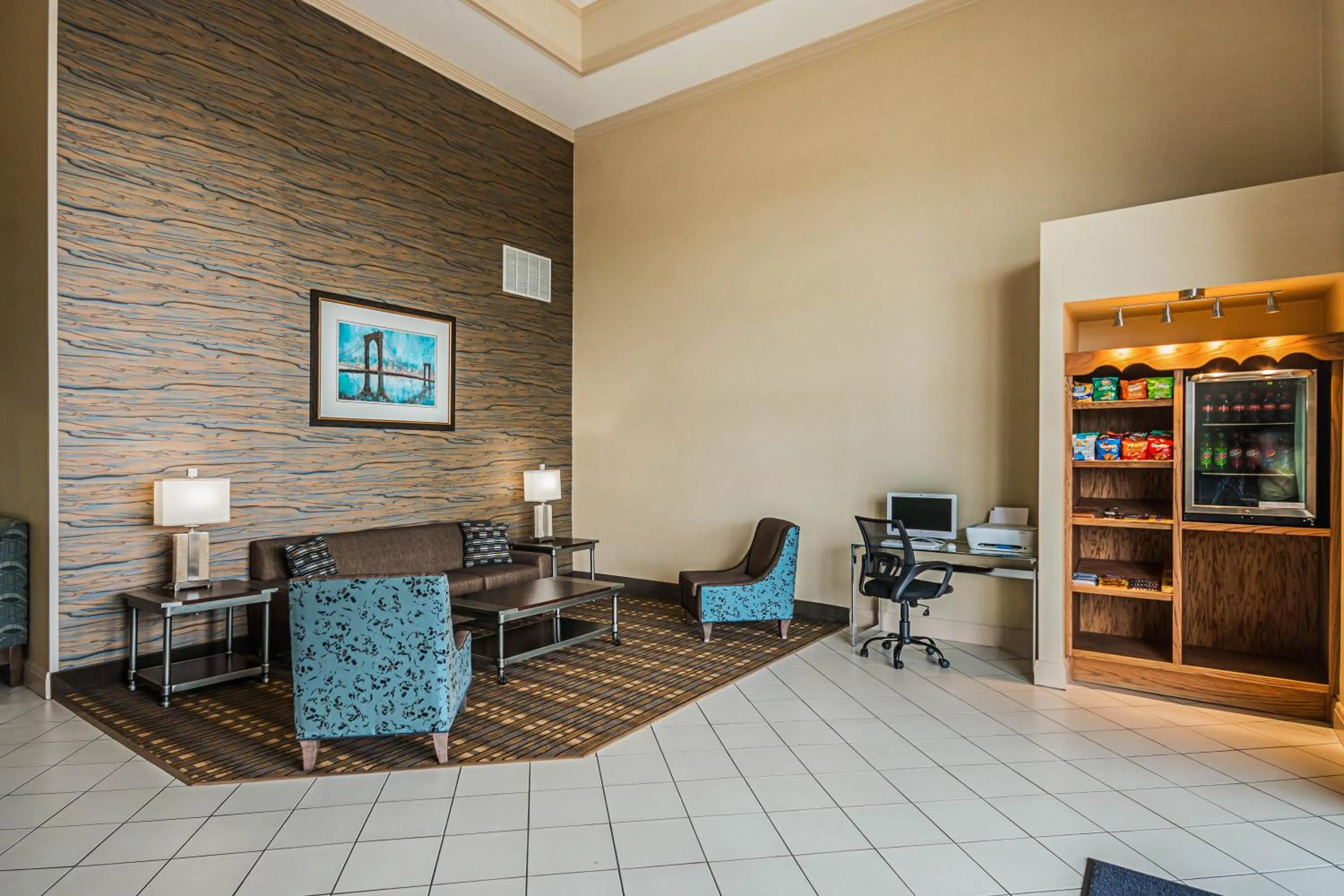 Seating area in Quality Inn Berea