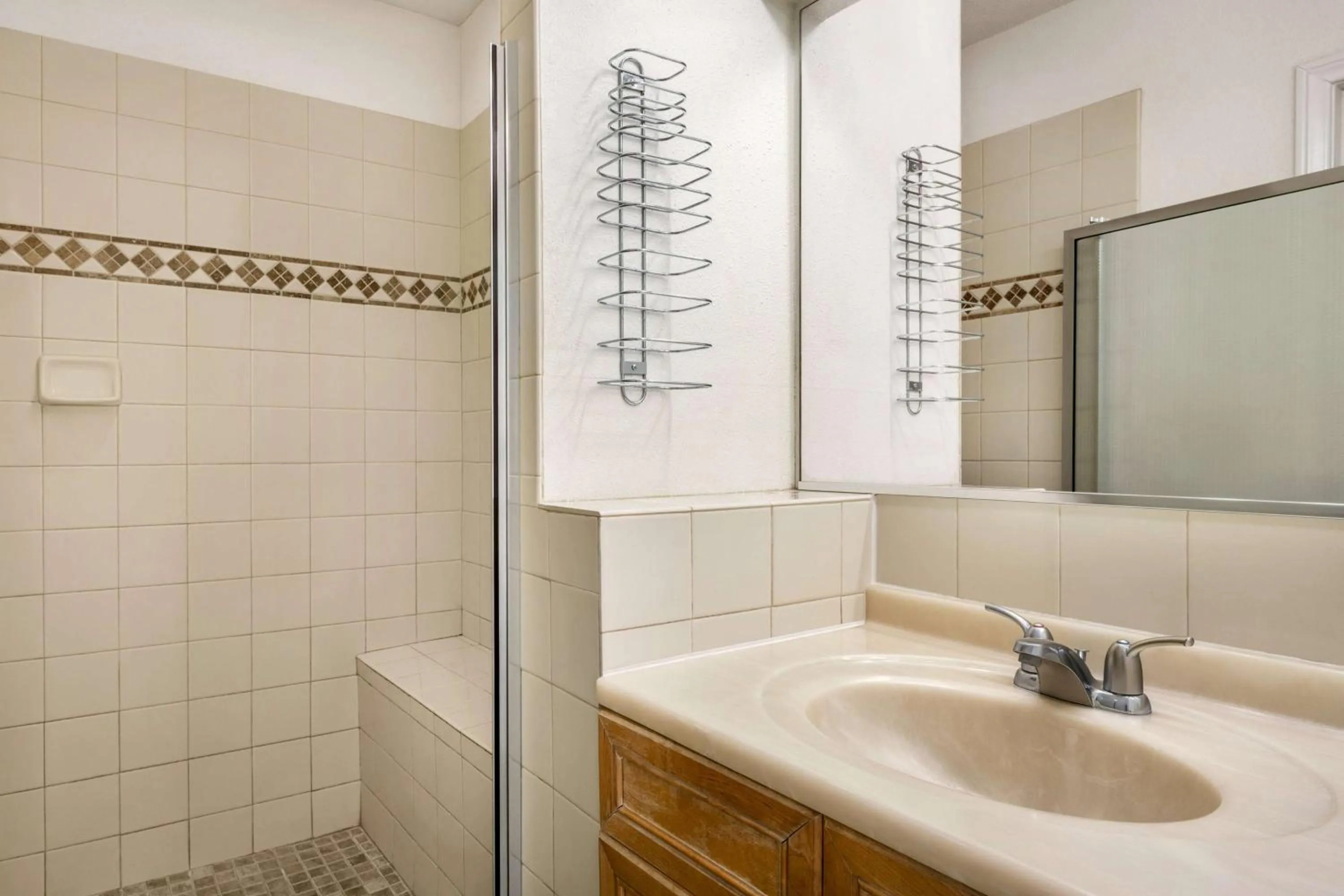 TV and multimedia in Travelodge by Wyndham Las Vegas