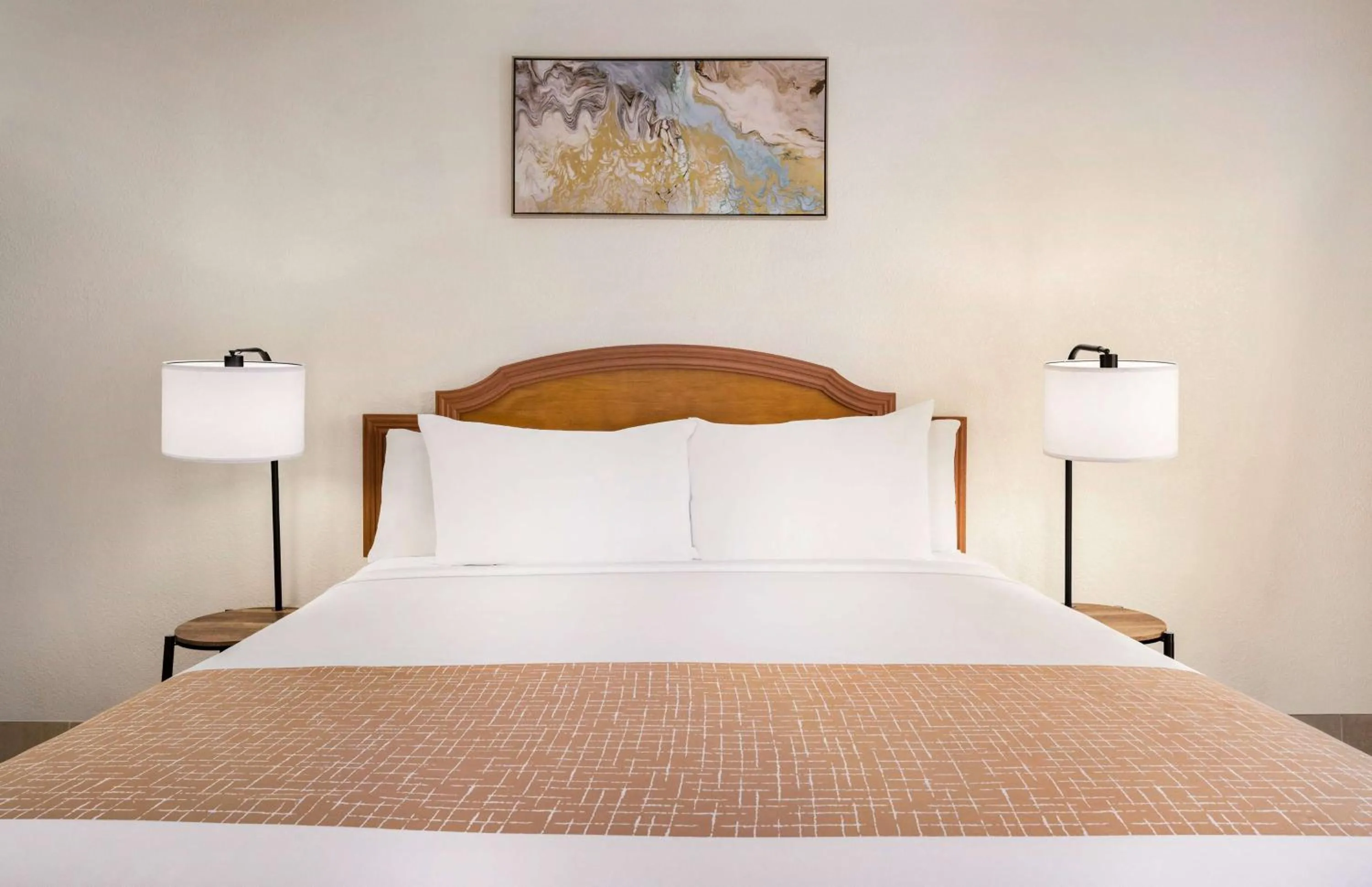 Photo of the whole room, Bed in Travelodge by Wyndham Las Vegas