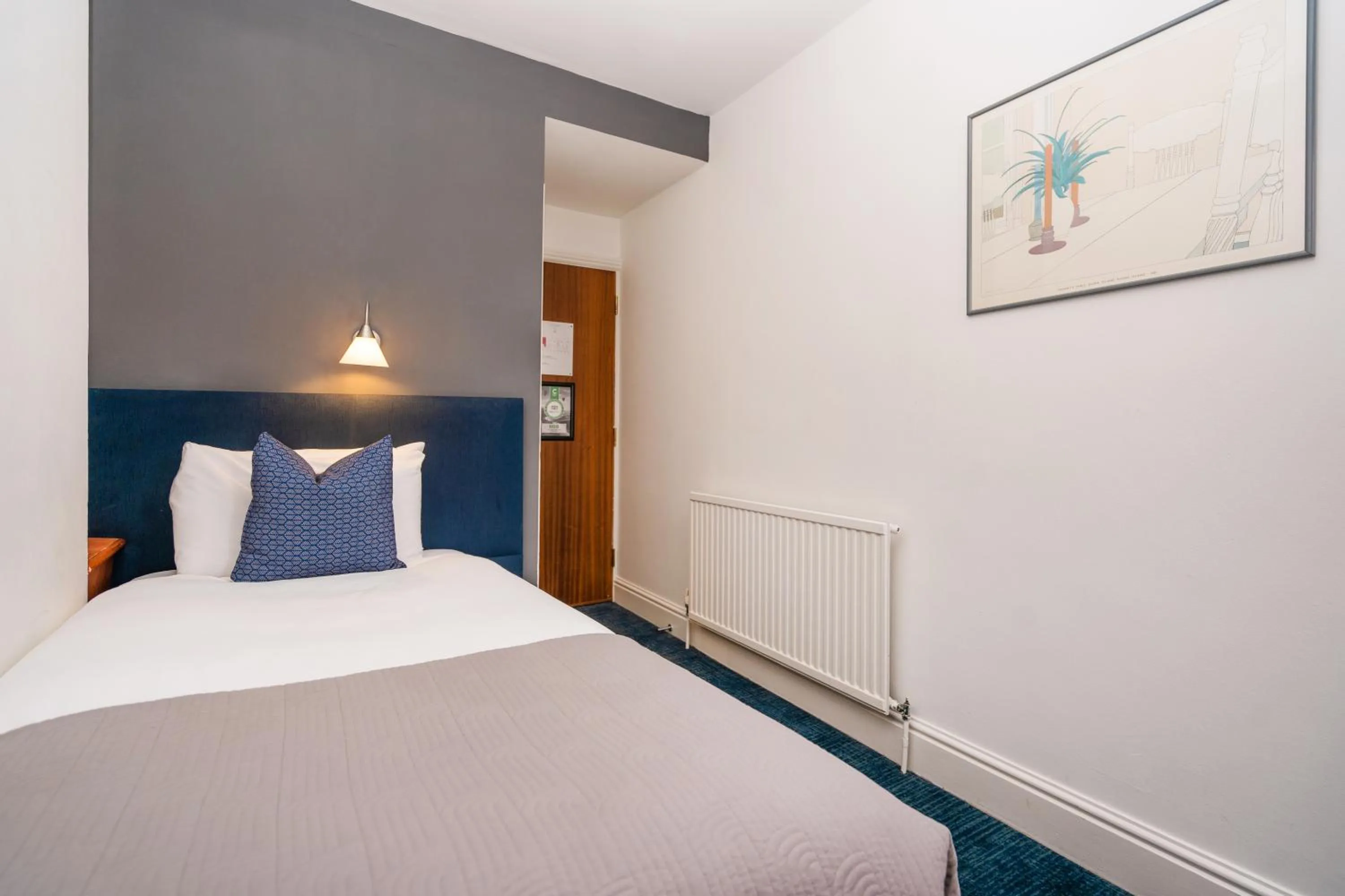 Bedroom, Bed in The Washington