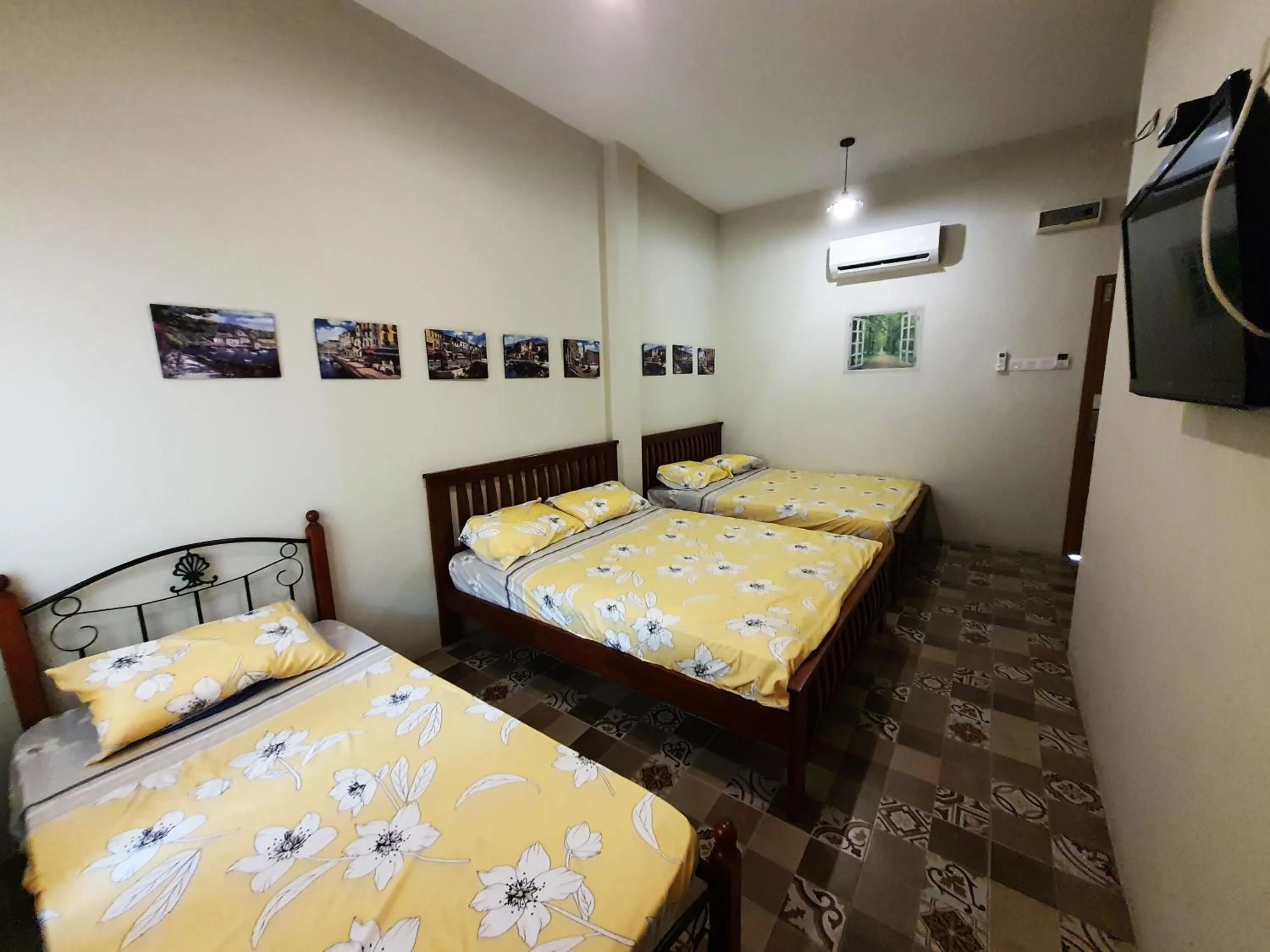 Photo of the whole room, Bed in Lodge 163 Ventures