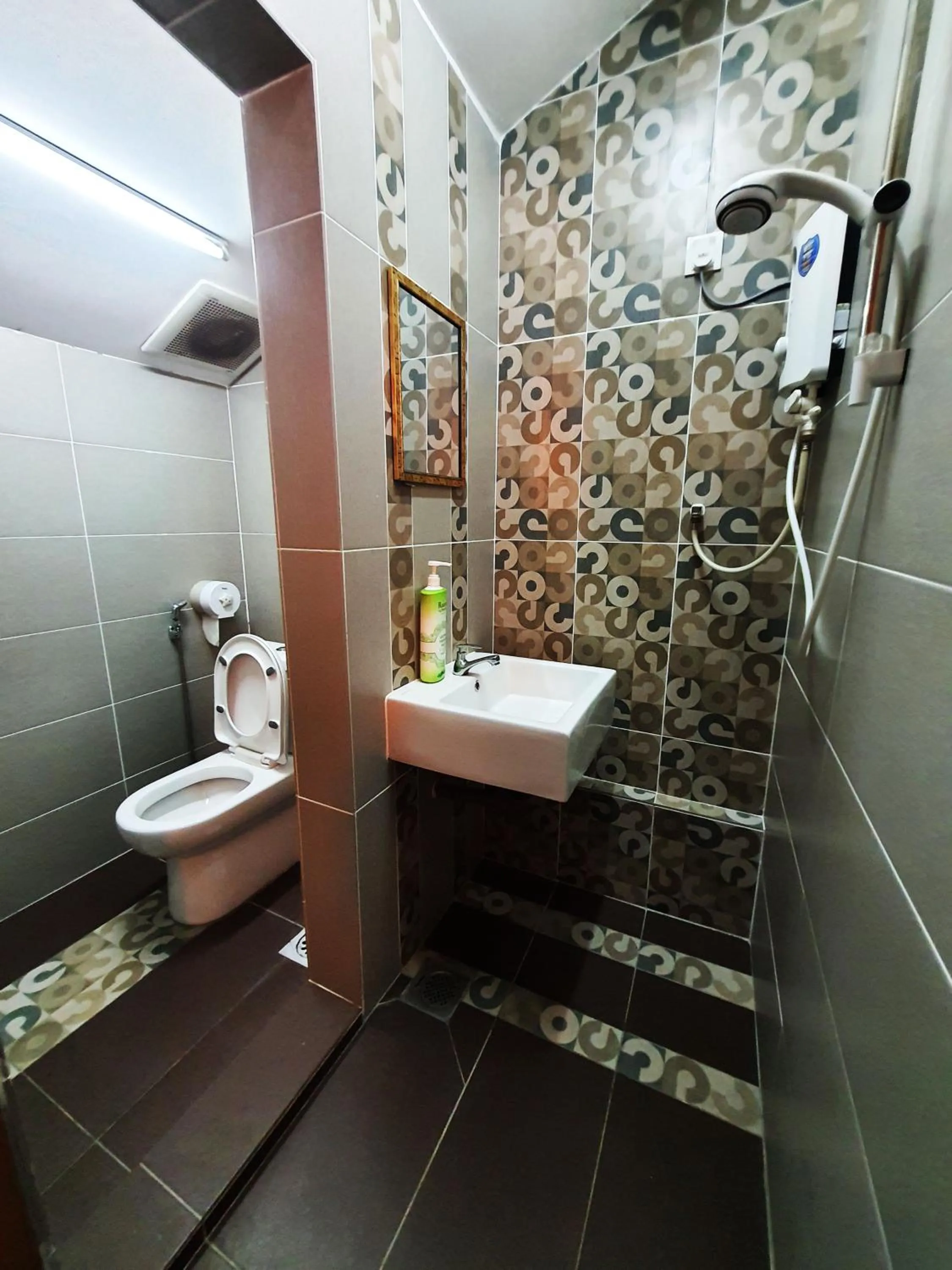 Toilet in Lodge 163 Ventures