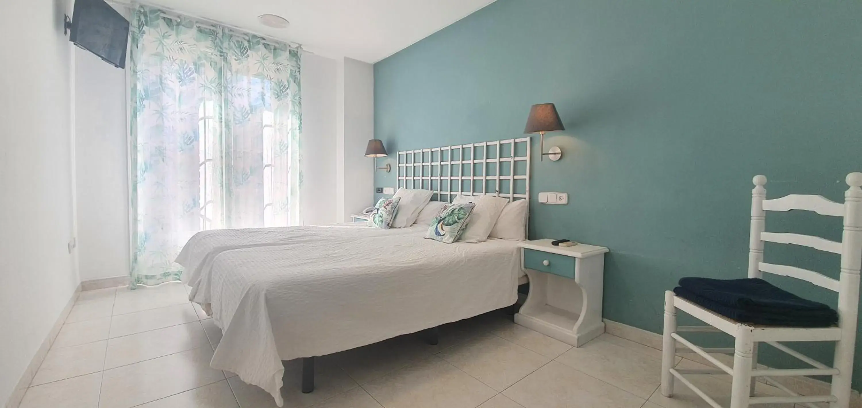 Twin Room - single occupancy in Hugo Beach Hotel & Apartments Twin Room - single occupancy in Hugo Beach Hotel & Apartments