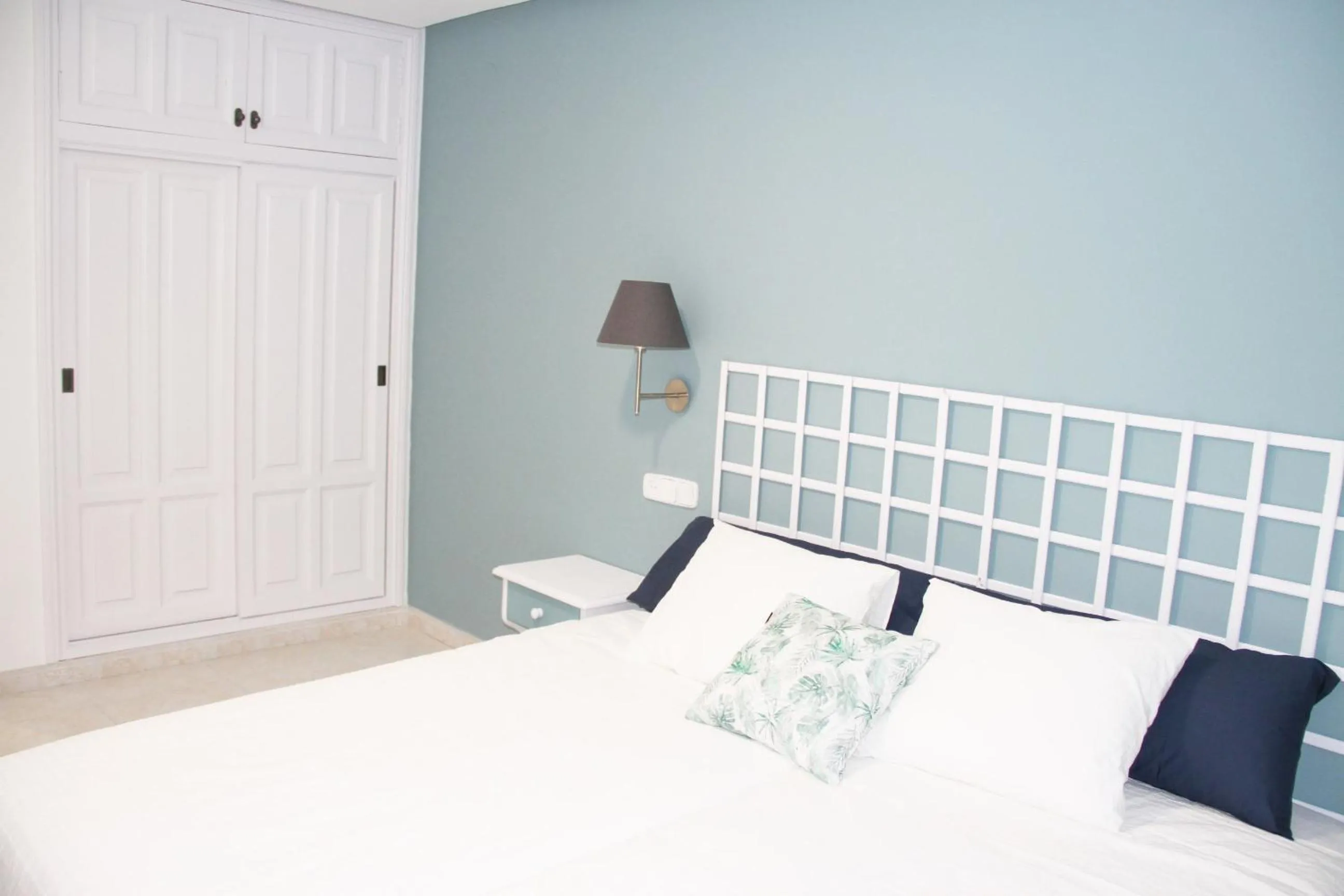 Decorative detail, Bed in Hugo Beach Hotel & Apartments