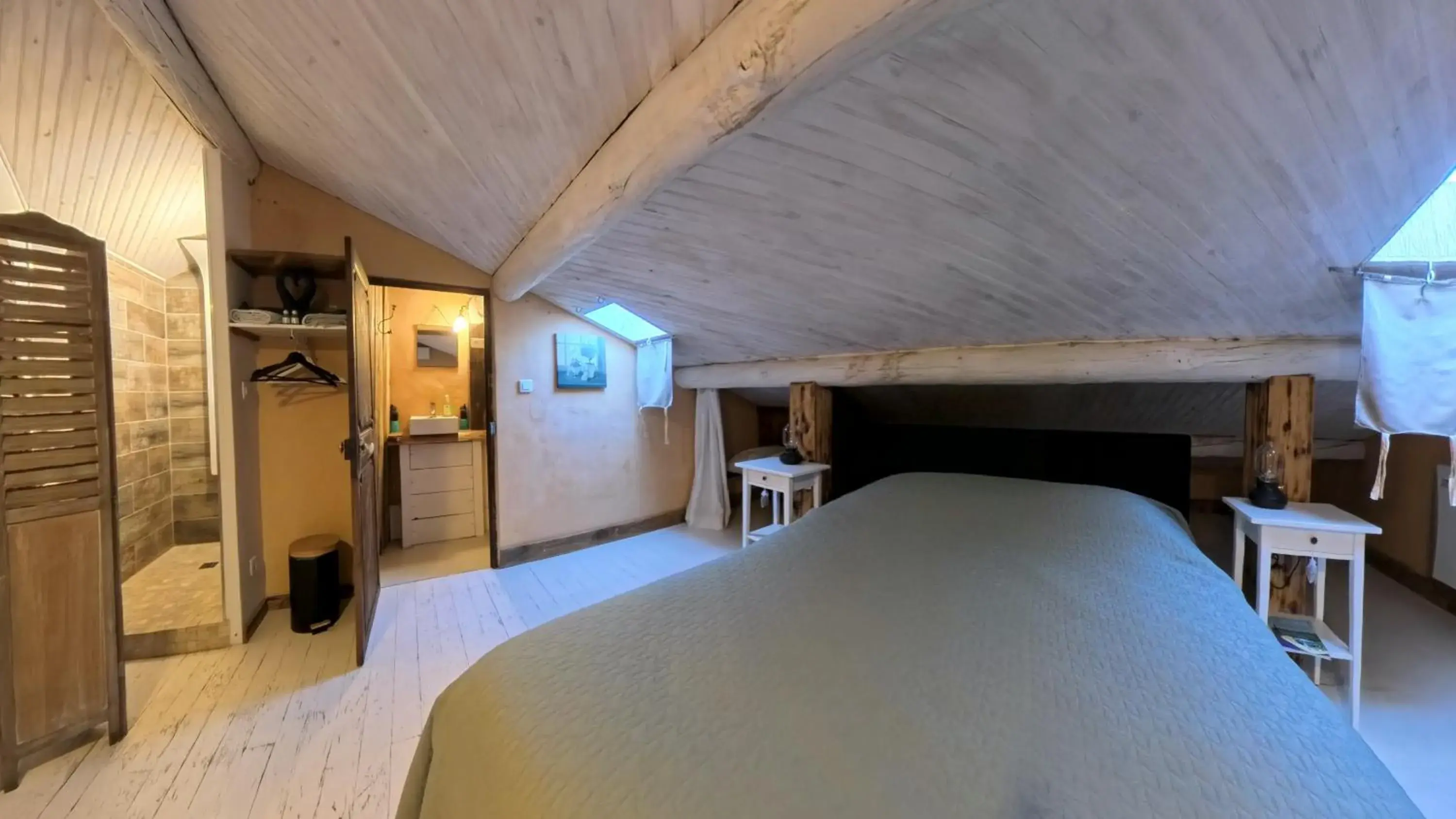 Family Double Room - single occupancy in Le 47 - Rentals in South of France Family Double Room - single occupancy in Le 47 - Rentals in South of France