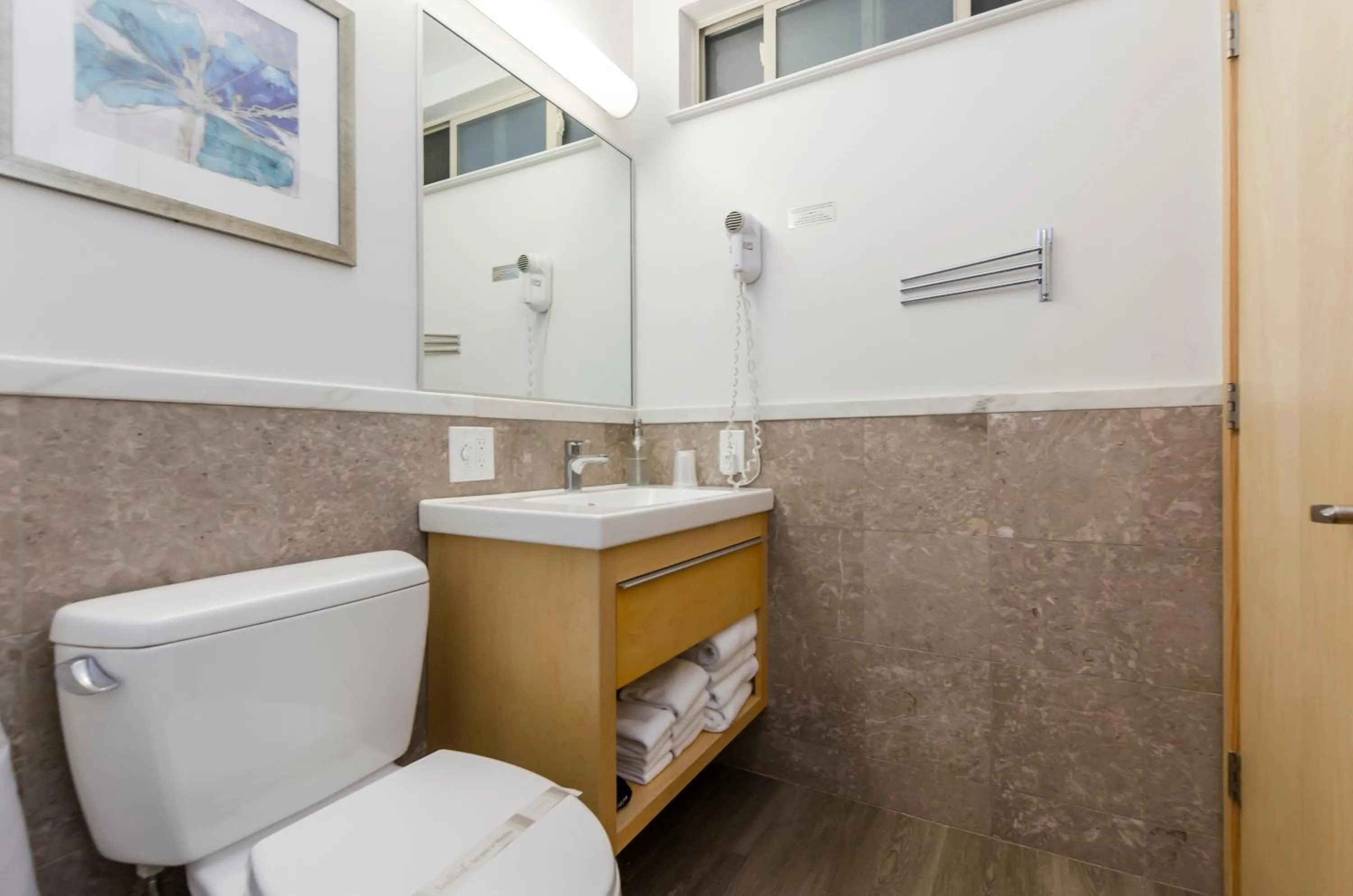 Toilet in Firelite Lodge