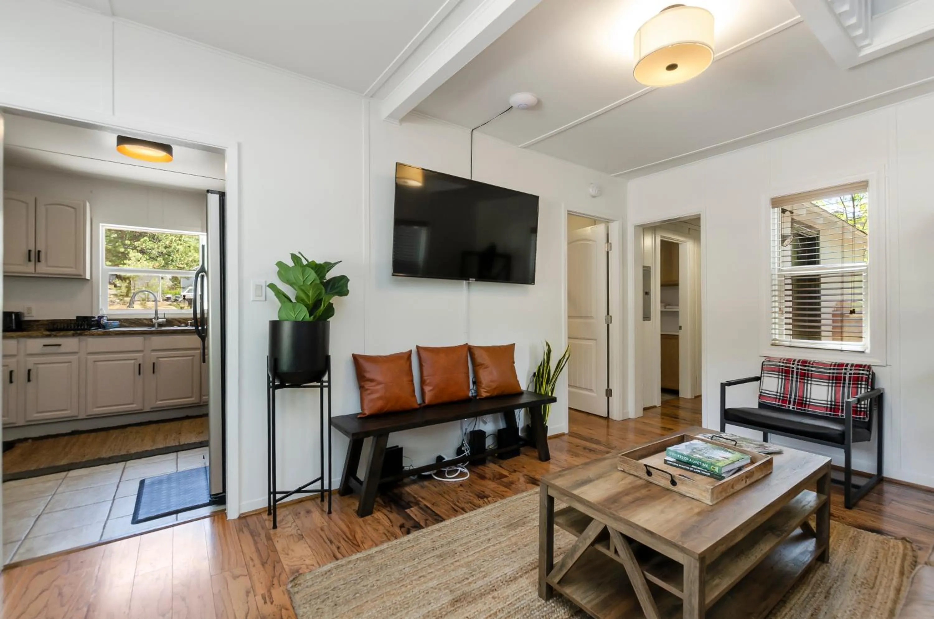 Living room in Firelite Lodge