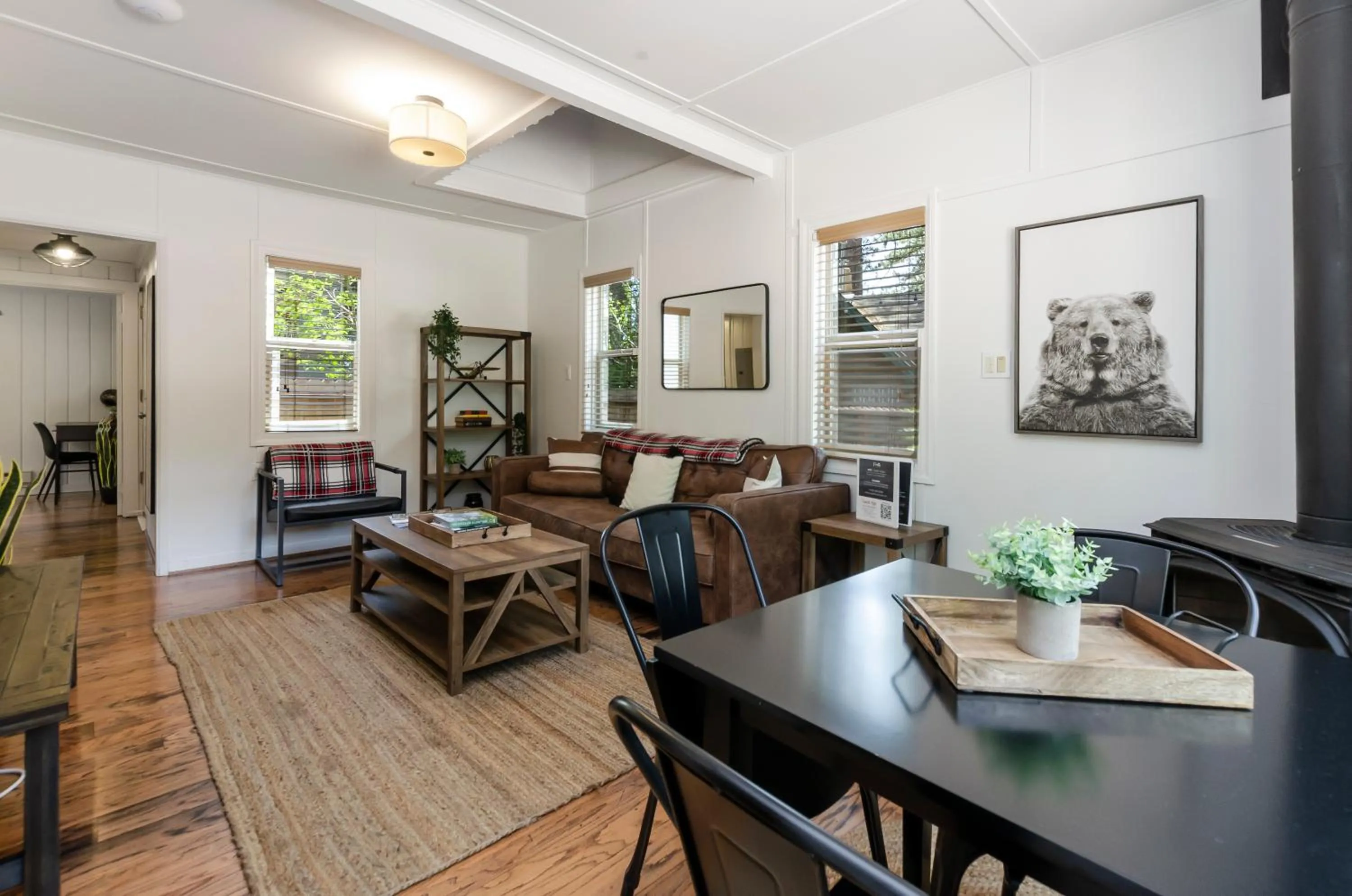 Living room in Firelite Lodge