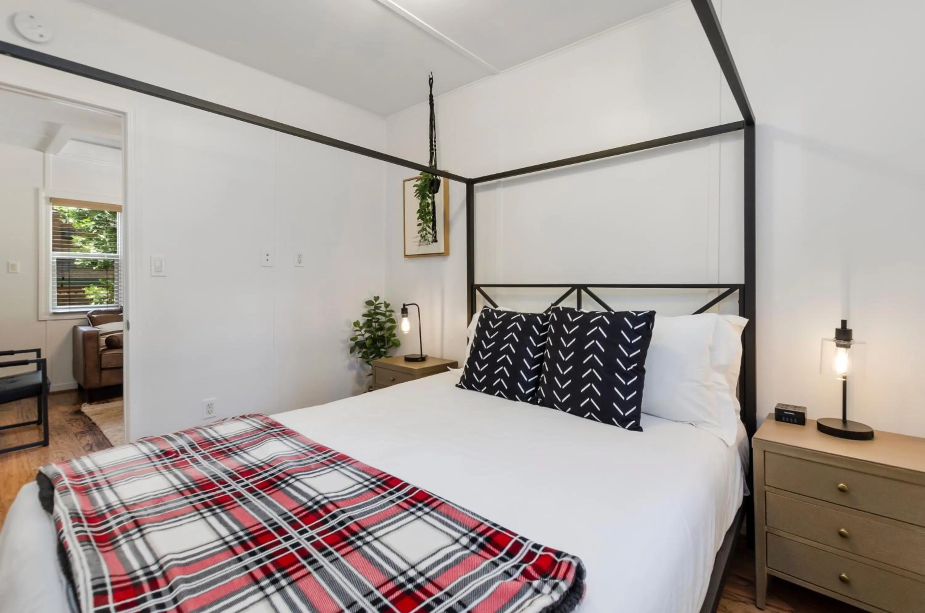 Bedroom, Bed in Firelite Lodge