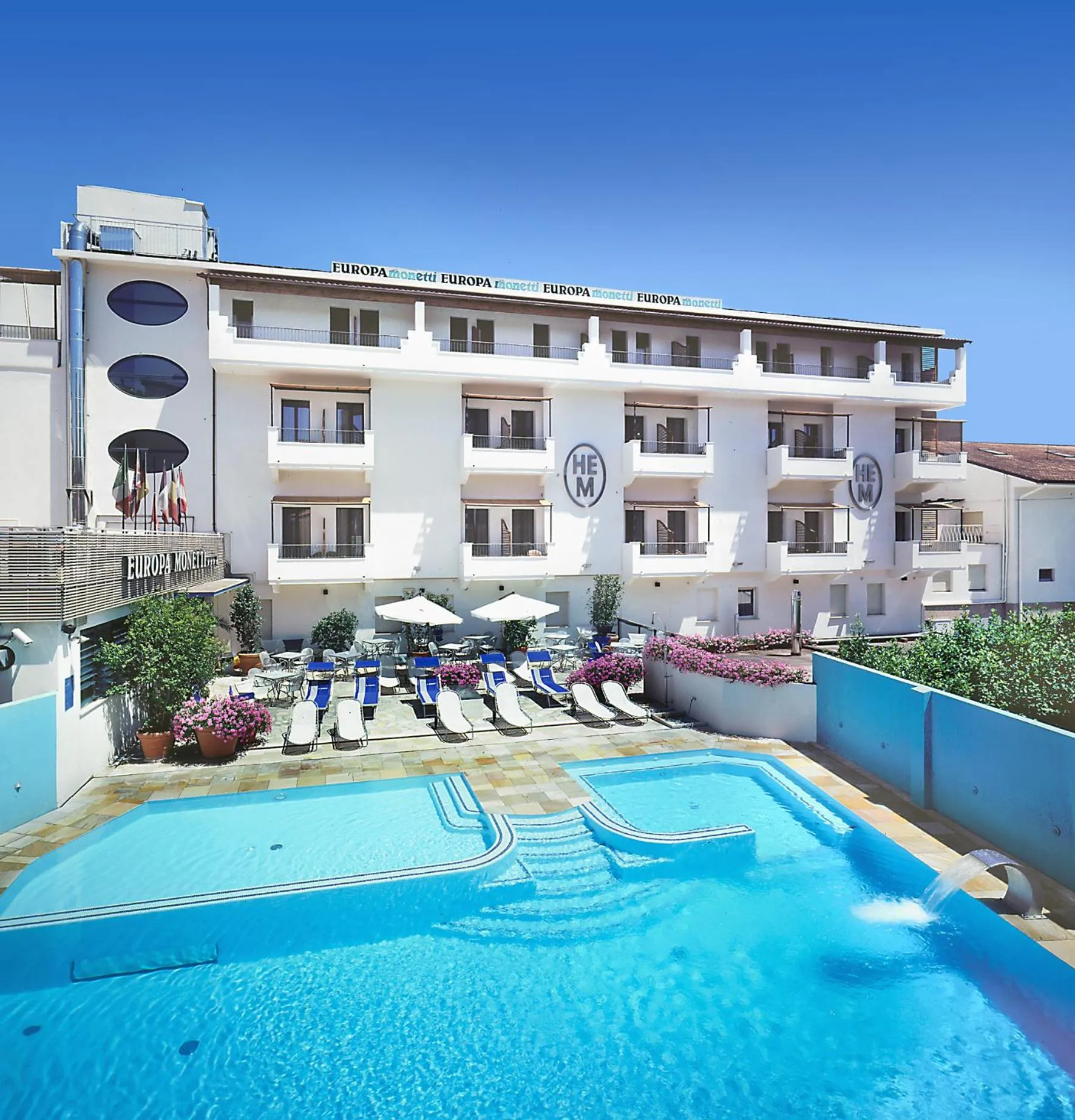 Swimming pool in Hotel Europa Monetti