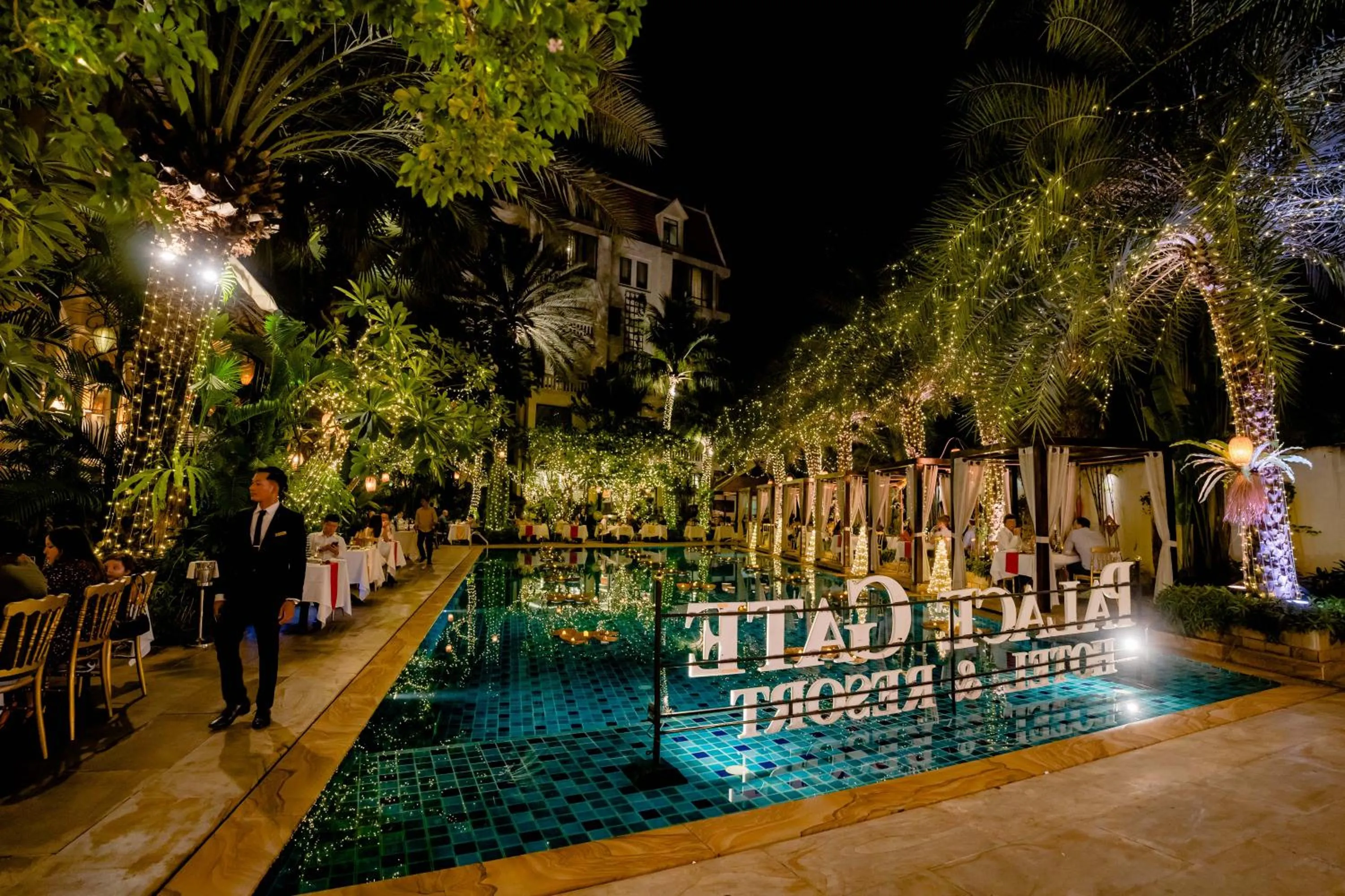 Evening entertainment in Palace Gate Hotel & Resort by EHM